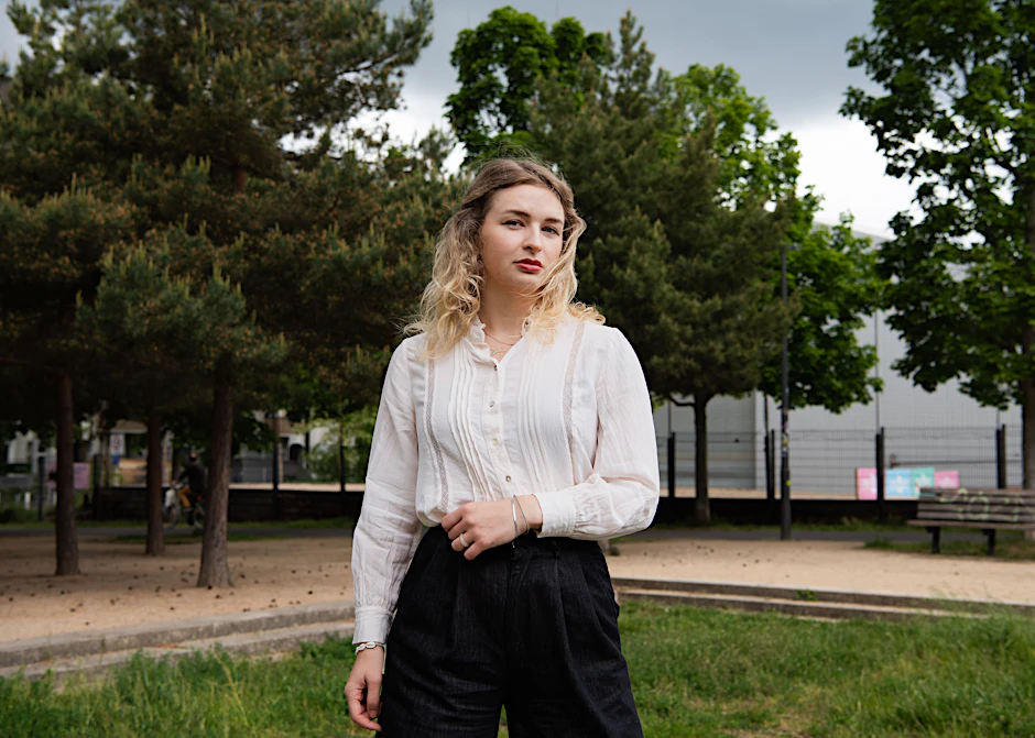 Die Journalistin Anastasia Tikhomirova in Berlin-Schöneberg.