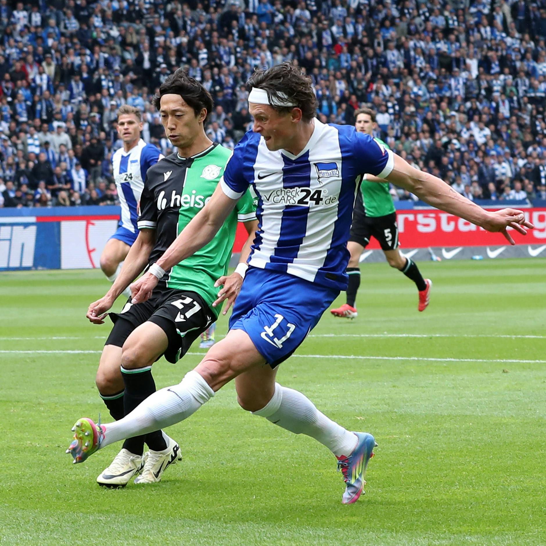 So lieben ihn die Fans! Fabian Reese zaubert dynamisch im Strafraum von Hannover 96.