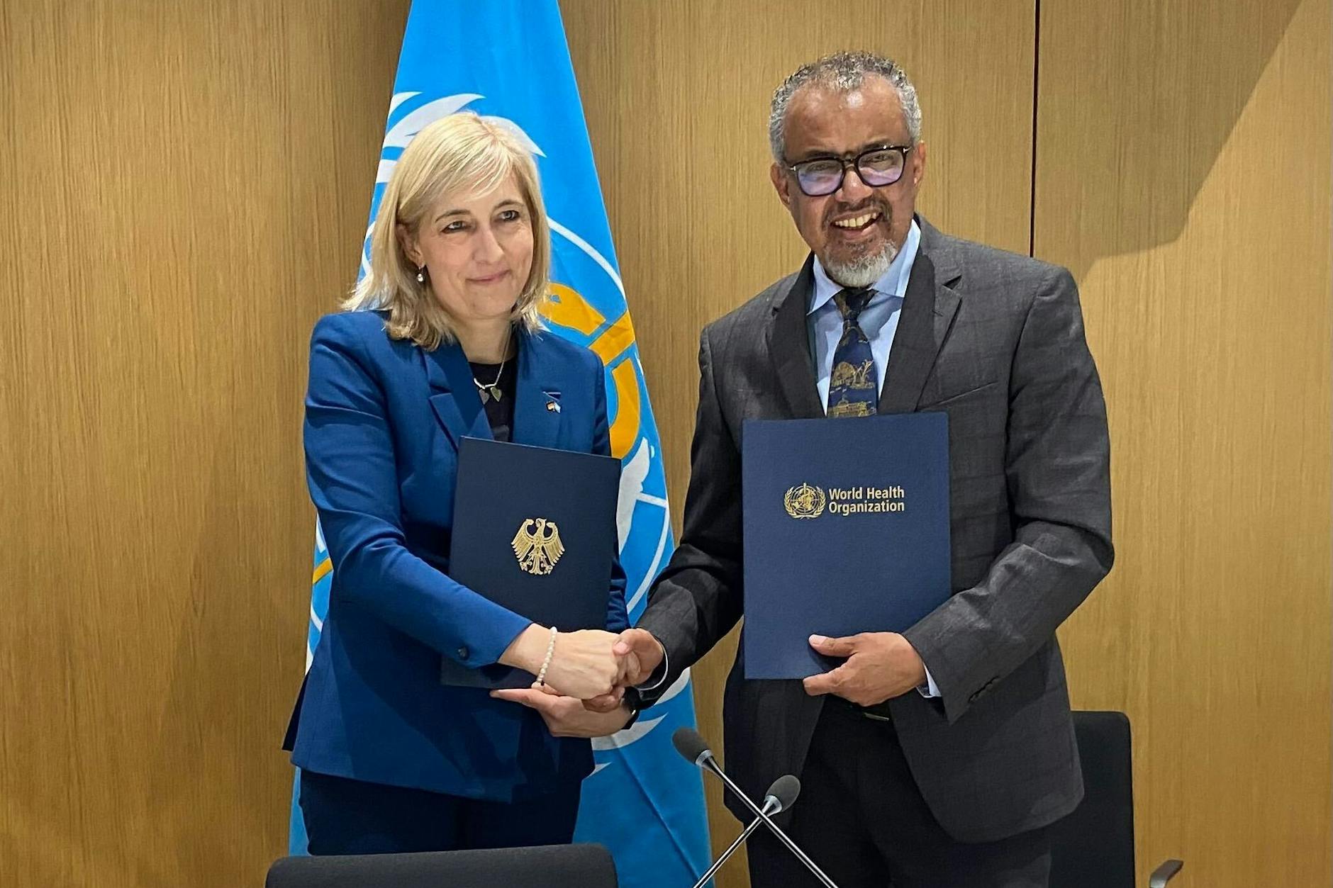 Nina Warken (CDU), Bundesministerin für Gesundheit, trifft sich in Genf mit WHO-Generaldirektor Tedros Adhanom Ghebreyesus.