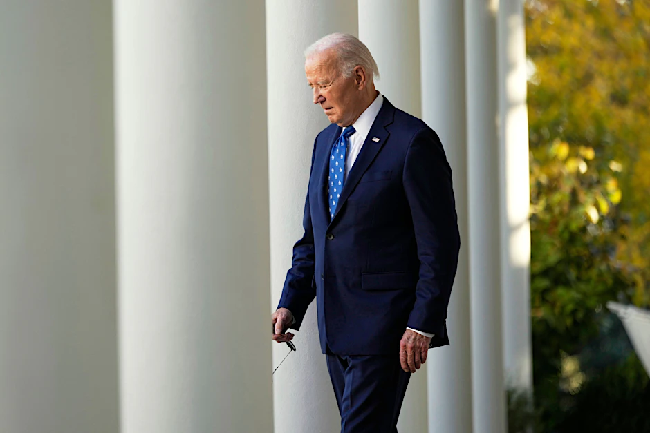 USA, Washington: Der damalige US-Präsident Joe Biden geht im November 2024 zum Rosengarten des Weißen Hauses.