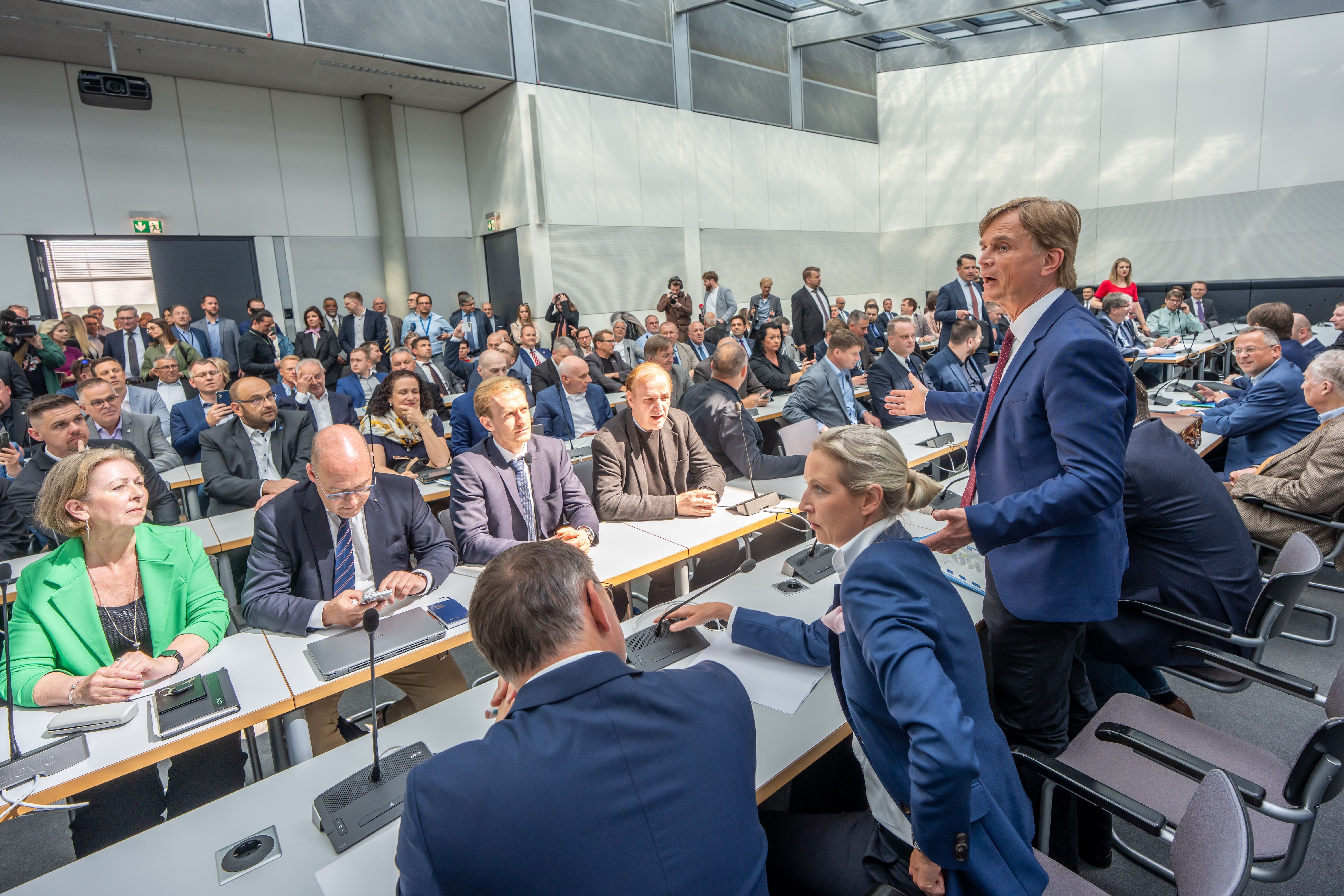 AfD klagt über Platzmangel im Sitzungssaal: SPD will Raum nicht räumen