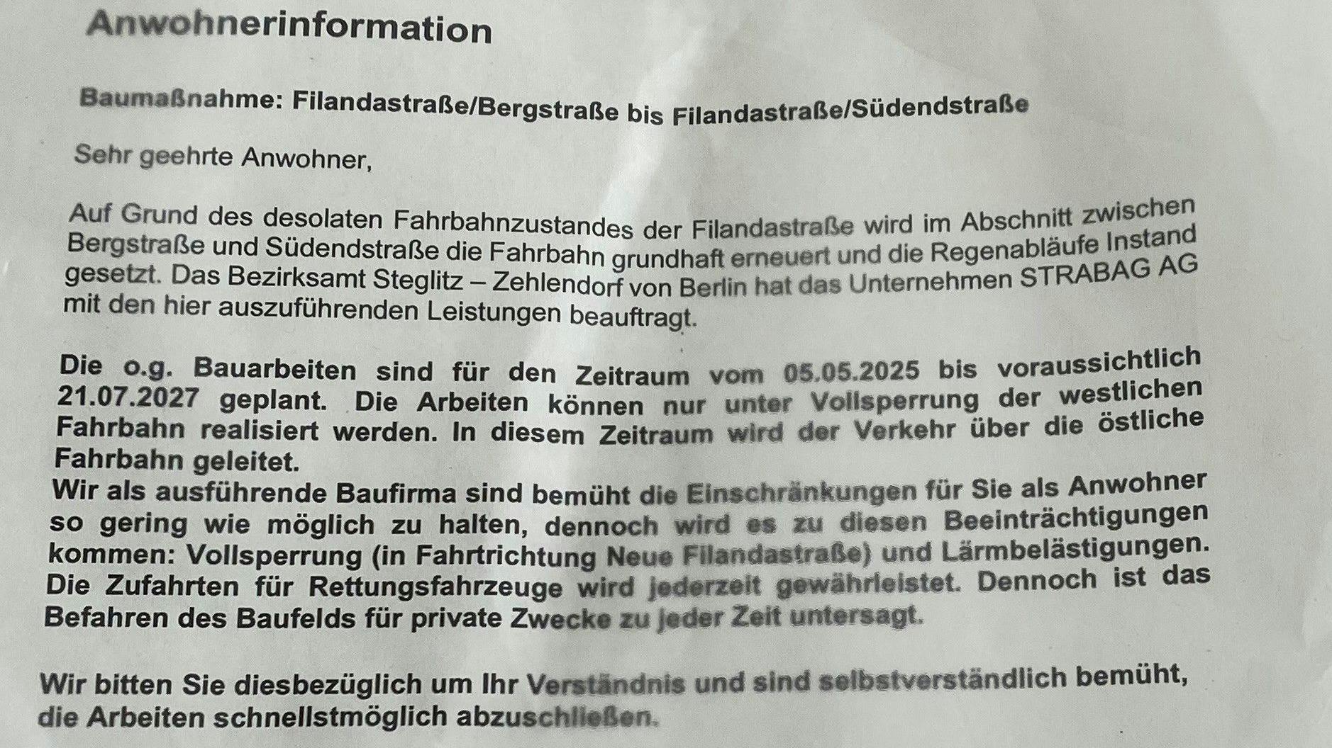 Die Anwohnerinformation, die in den Fluren der betroffenen Häuser hängen. Von den Asbest-Problemen in der Fahrbahndecke steht da nichts.