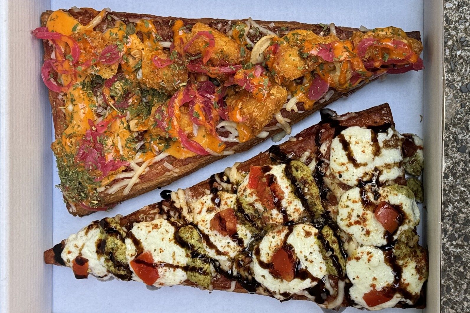 Image - Gehypter Imbiss in Mitte: So schmeckt die Croissant-Pizza von Crusty Slices