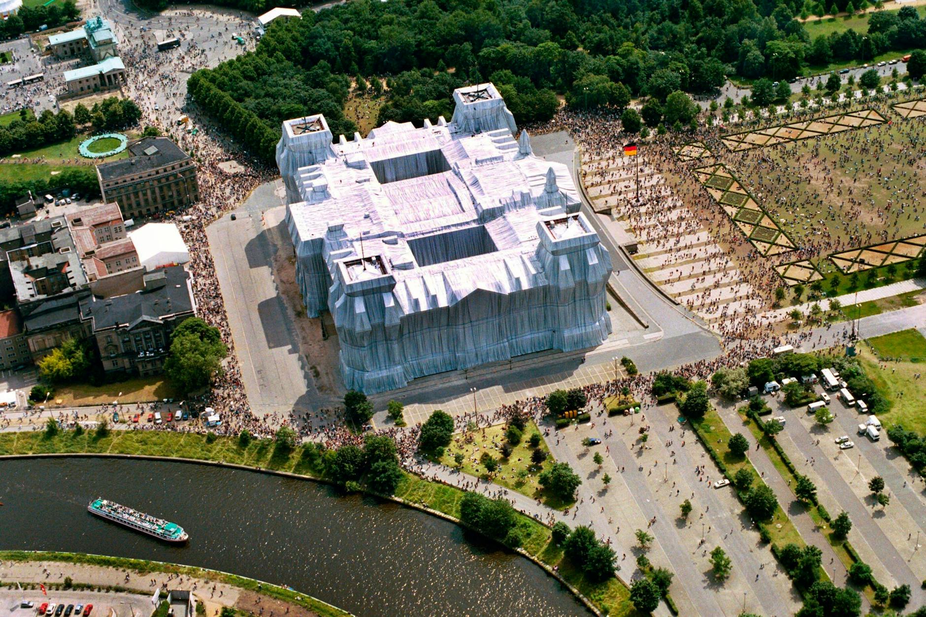 O Reichstag velado