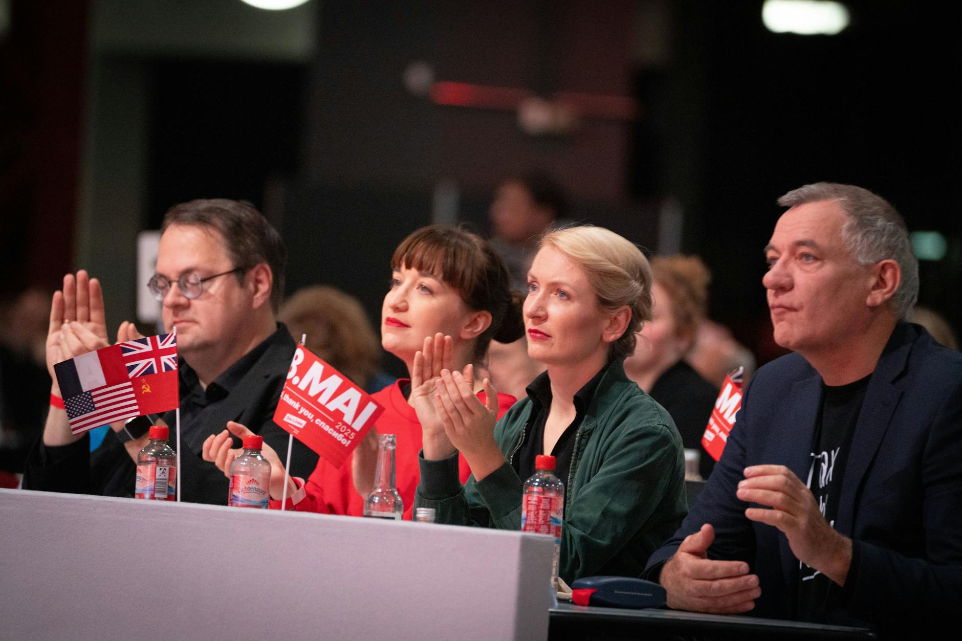 Auf dem Bundesparteitag in Chemnitz: die Parteispitze der Linken mit Sören Pellmann, Heidi Reichinnek, Ines Schwerdtner und Jan van Aken (v.l.n.r.)