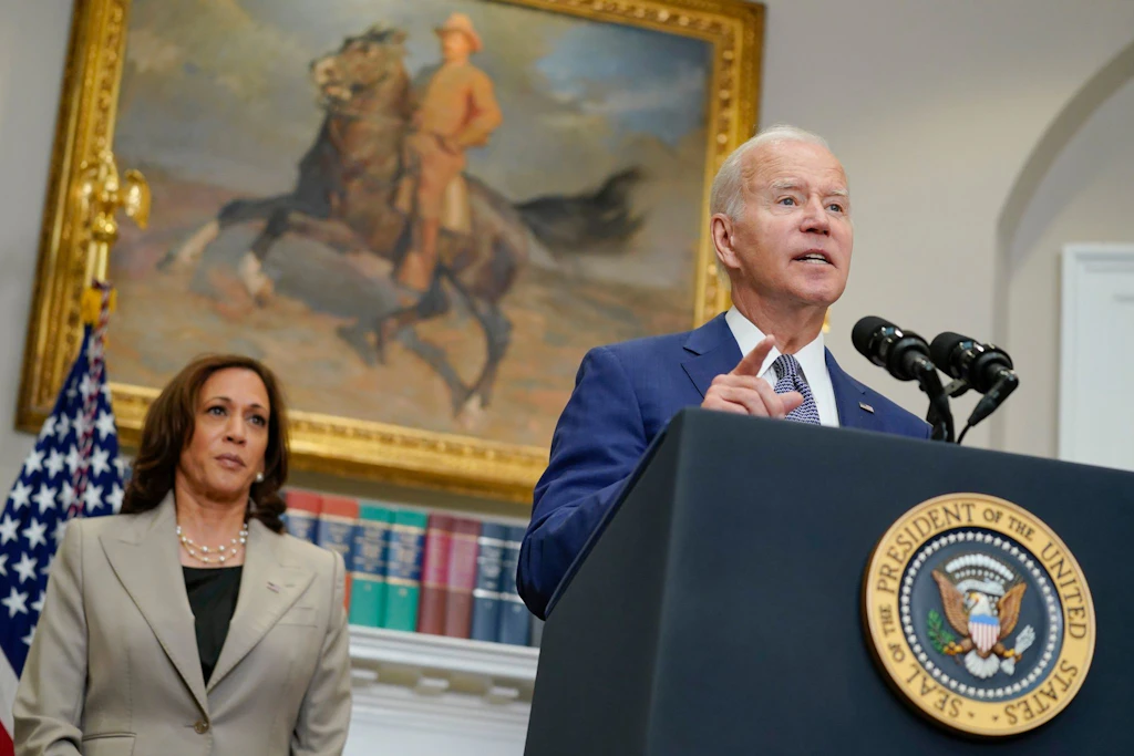 Vertuschung von Bidens kognitivem Verfall? Neue Vorwürfe gegen Kamala Harris