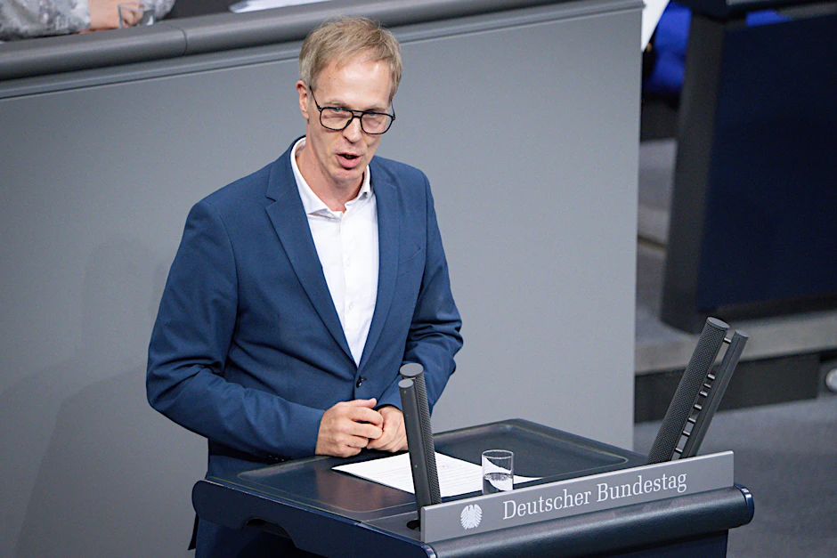 Sebastian Fiedler fordert ein härteres Vorgehen gegen bestimmte Algorithmen.