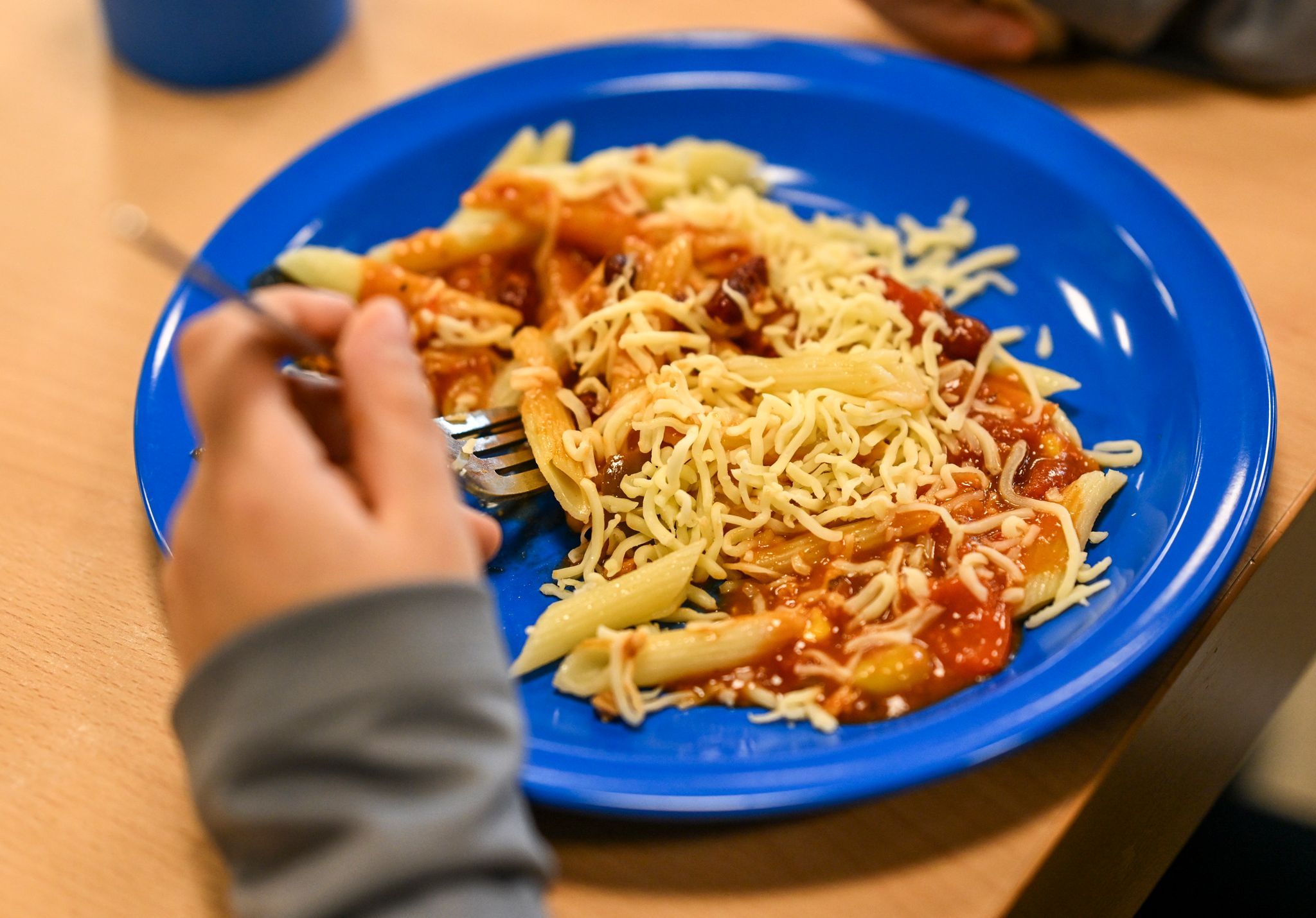 Kostenloses Schulessen und BVG-Ticket für Schüler auf dem Prüfstand