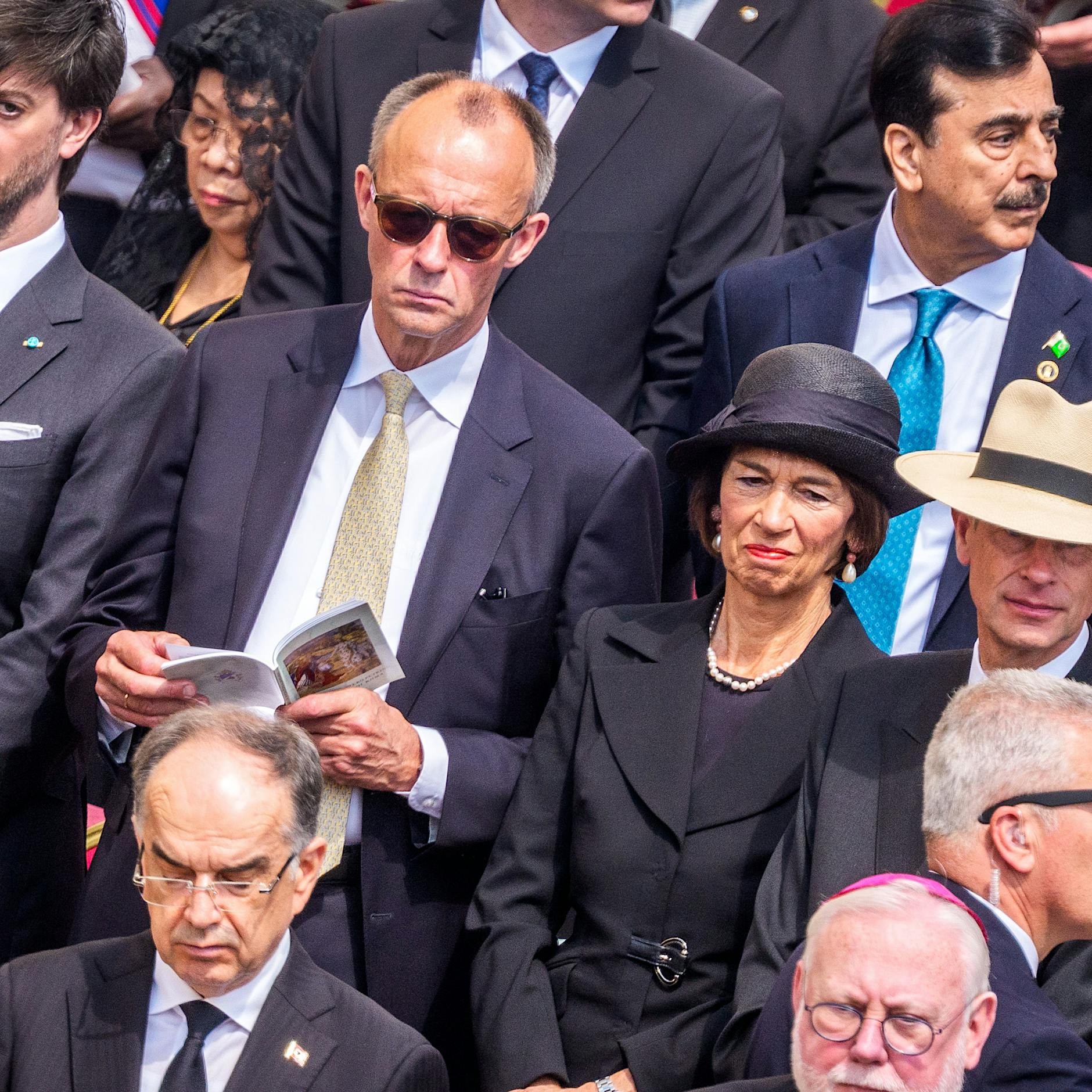 Blamage: Trump lässt Merz eiskalt ins Messer laufen