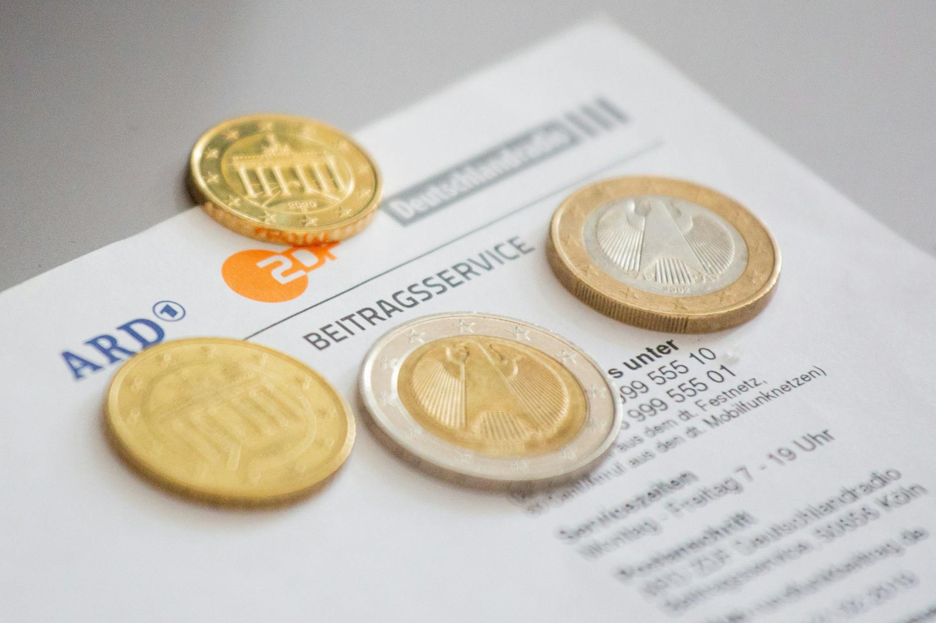 Zahlreiche Verbraucher haben unnötige Gebühren für Kontoänderungen zum Rundfunkbeitrag gezahlt.