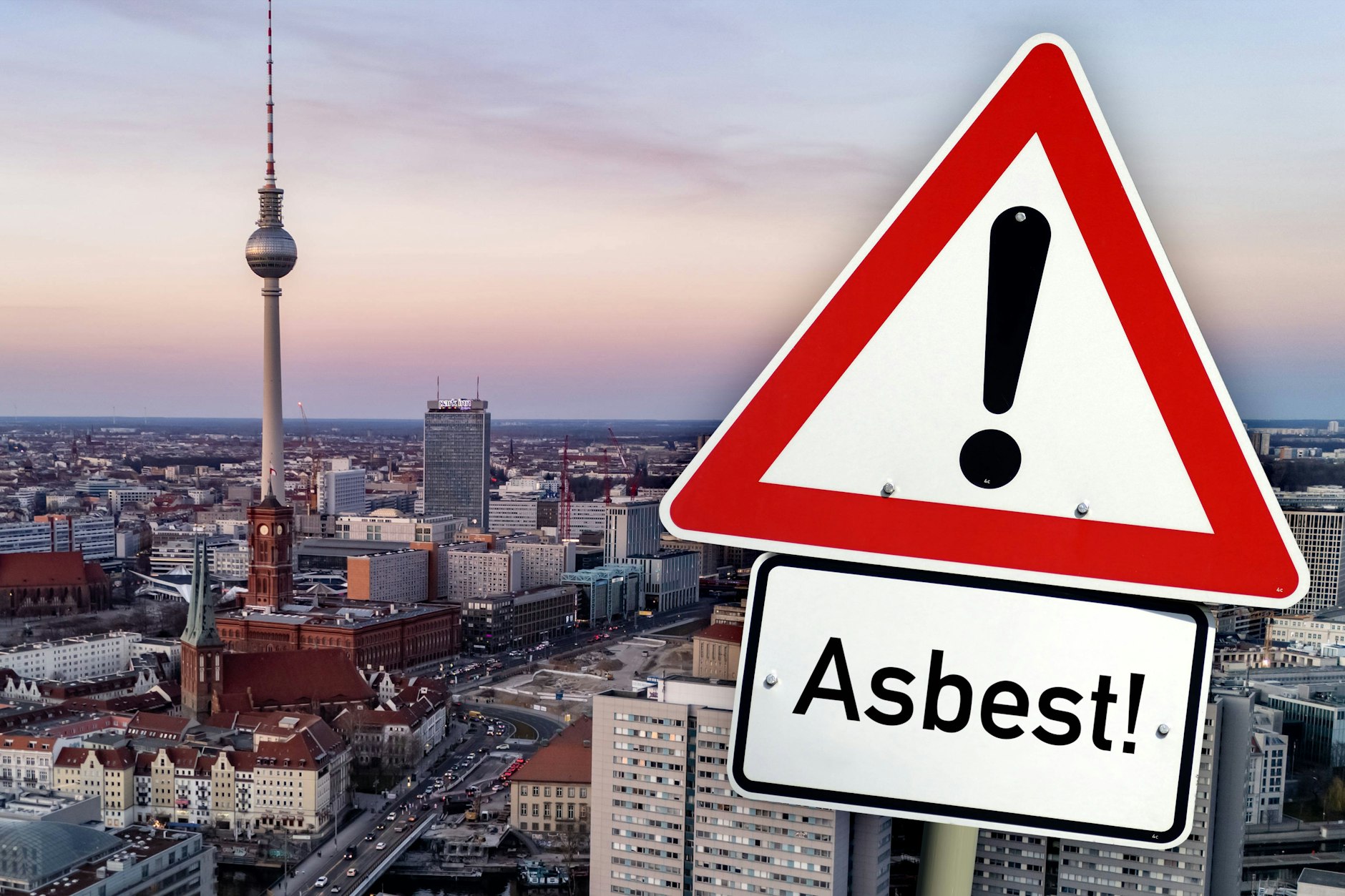 Asbest scheint in Berlin allgegenwärtig, kommt bei Bauarbeiten immer wieder zutage. 