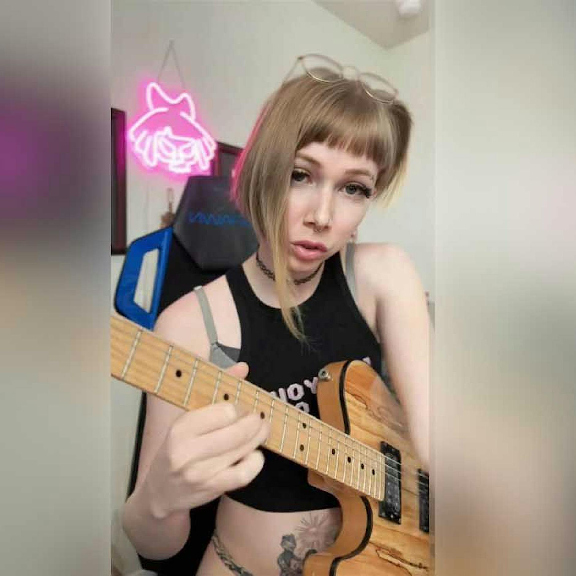 Till Lindemanns neue Gitarristin berichtet von Angstzuständen: „Hoffnungslos, wohnungslos, traumatisiert“