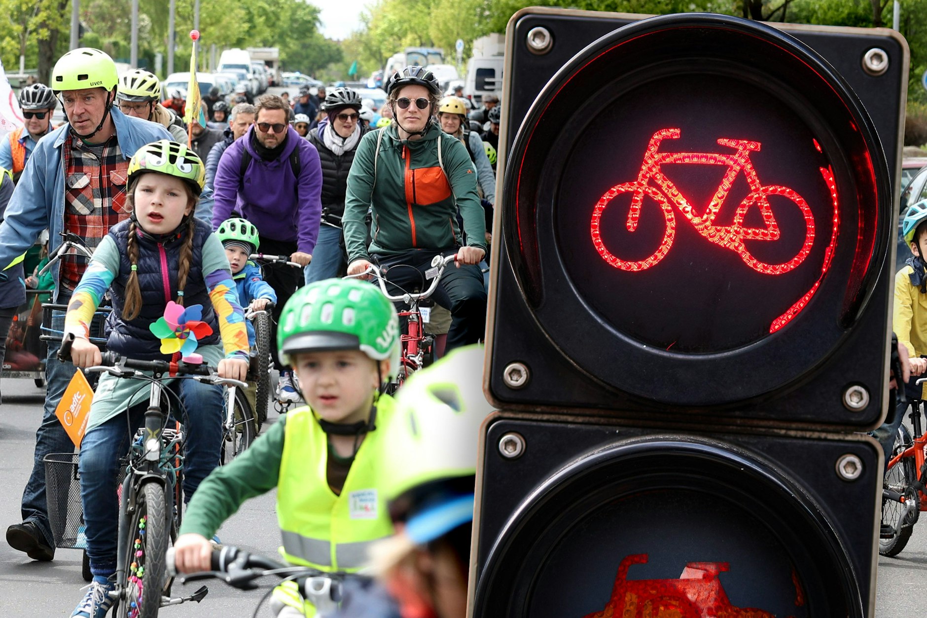 Am Freitag und am Samstag setzen sich in Berlin wieder mehrere Fahrraddemos in Bewegung. Das Ziel: Die Demonstranten wollen auf die Situation von Radfahrern in Berlin aufmerksam machen. Autofahrer müssen mit längeren Wartezeiten rechnen.