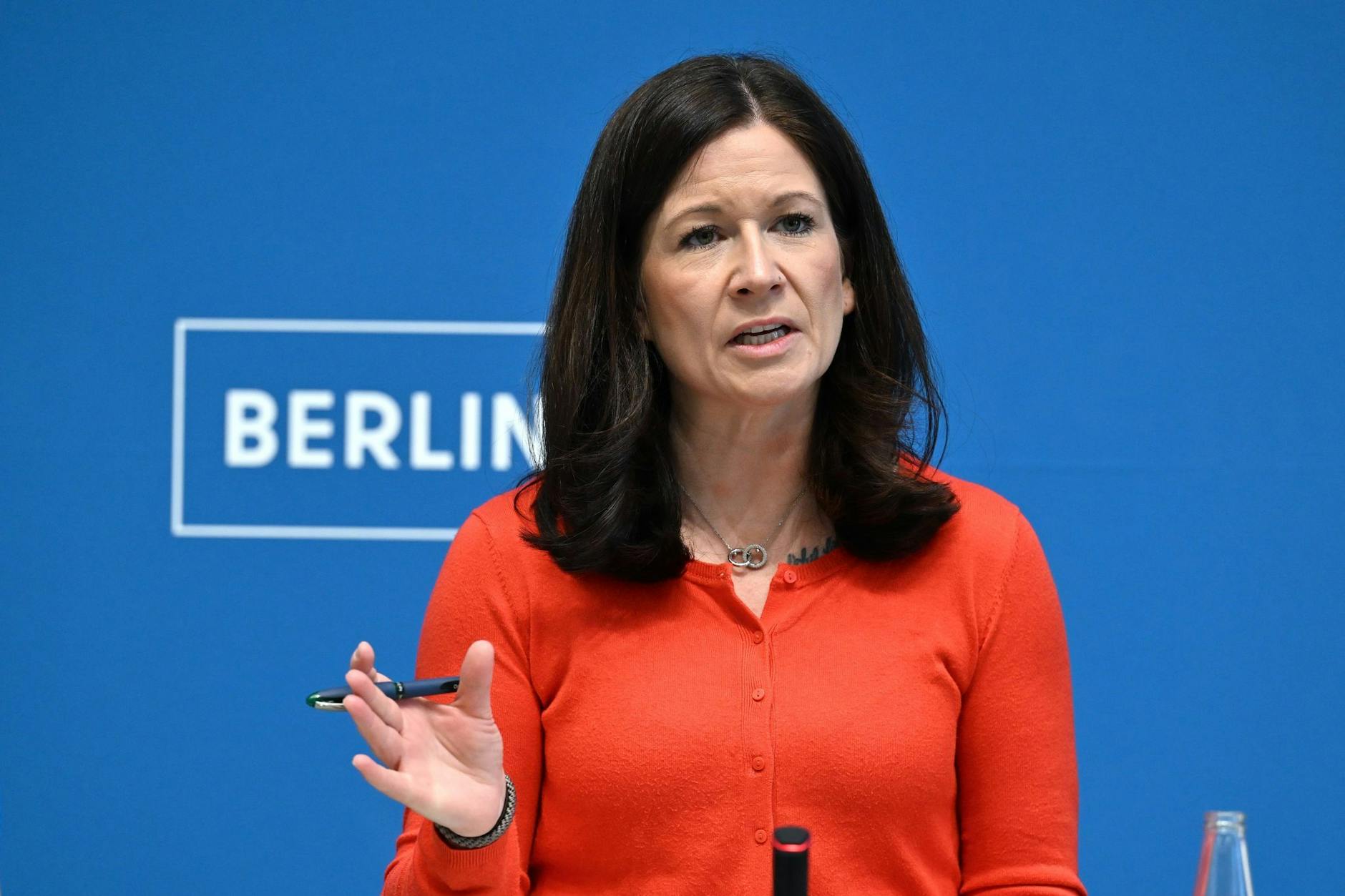 Katharina Günther-Wünsch (CDU), Senatorin für Bildung, Jugend und Familie, will sich nicht konkret zu dem Mobbing-Fall an einer Berliner Schule äußern.