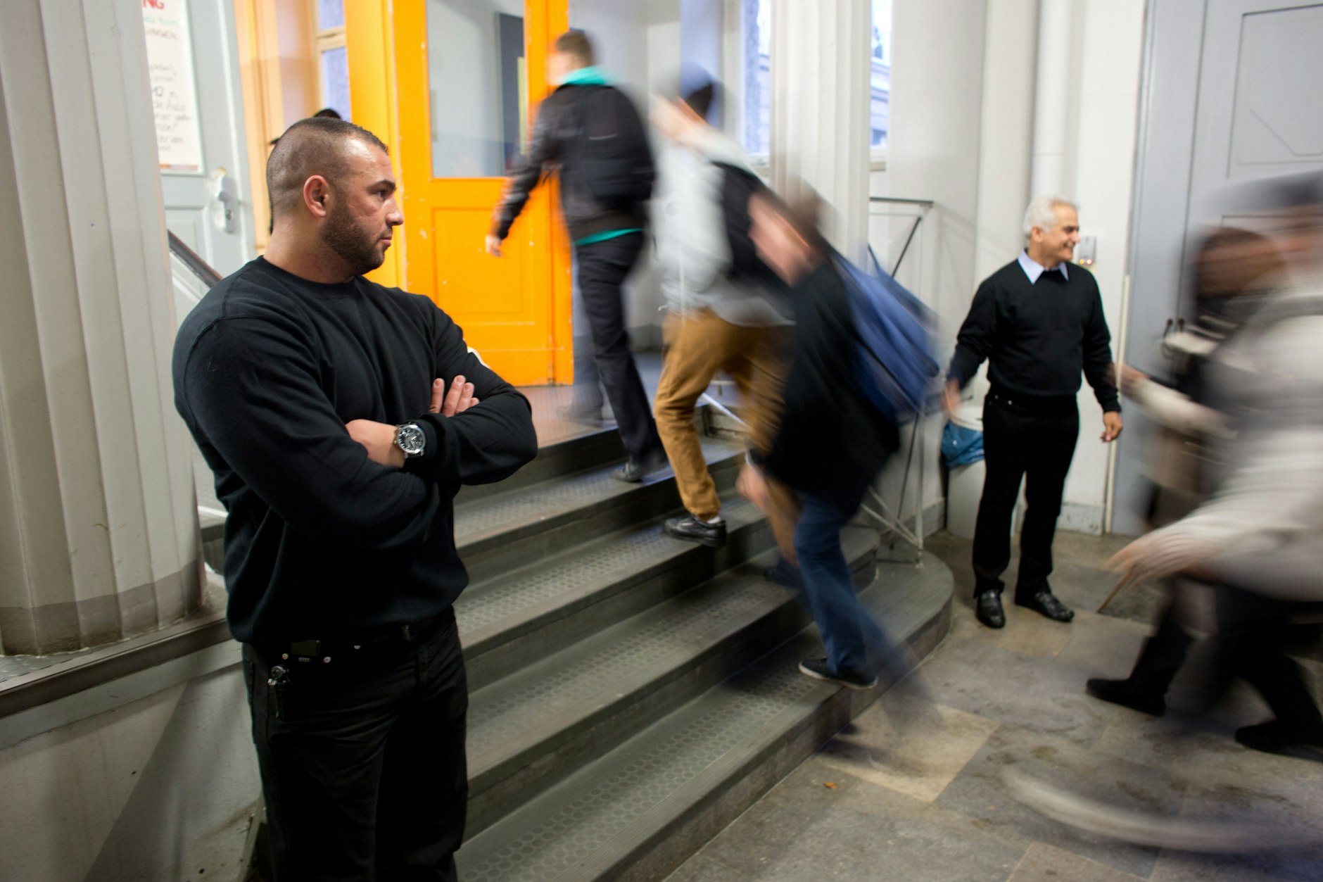 An Neuköllner Schulen gehört der Wachschutz seit Jahren zum Alltag. Gibt es ihn bald auch in Spandau?