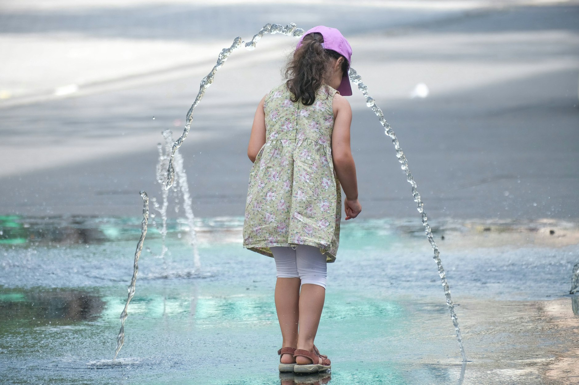 Im Berliner Bezirk Lichtenberg eröffnet Anfang Juni ein neuer Wasserspielplatz in der Grünanlage an der Wilhelm-Guddorf-Straße.