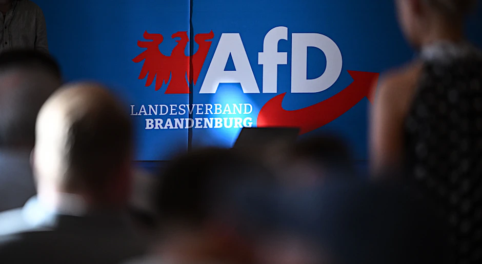 Der Verfassungsschutz in Brandenburg setzt die Hochstufung der AfD vorerst aus.