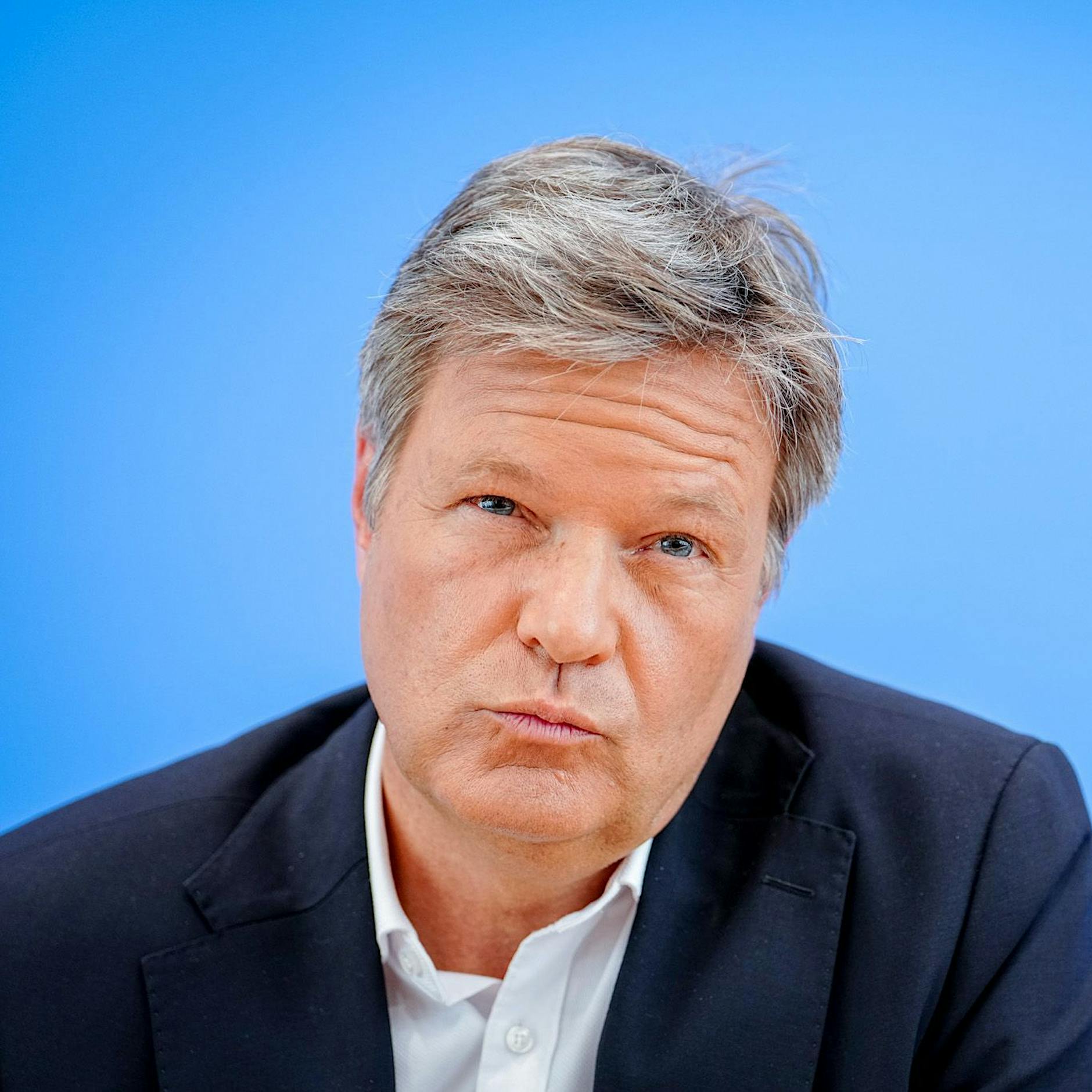 Gericht erlaubt: „Vollidiot“ – Warum diese Beleidigung gegen Habeck legal ist