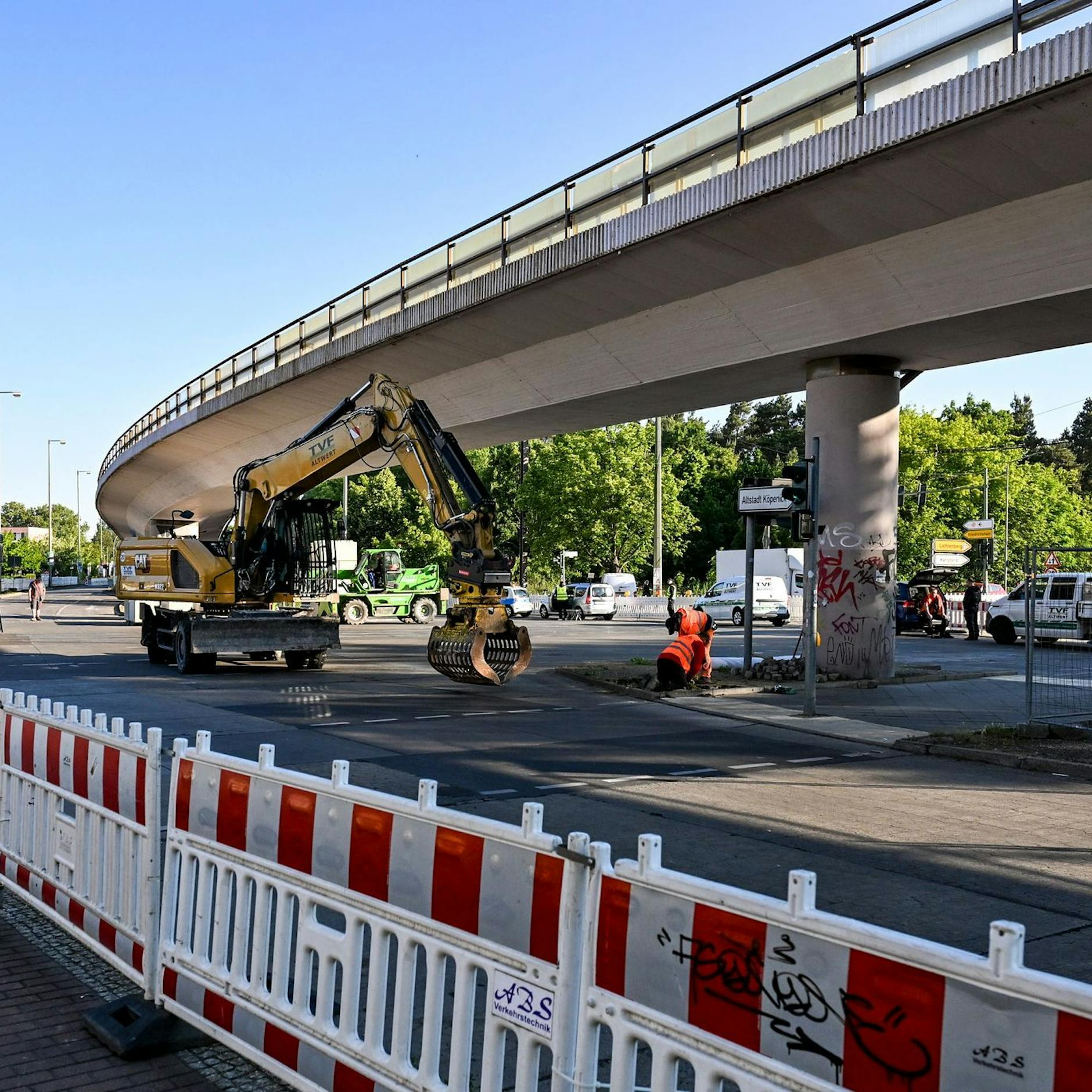 Image - Bröckelbrücke an der Wuhlheide: Jetzt beginnt der Abriss