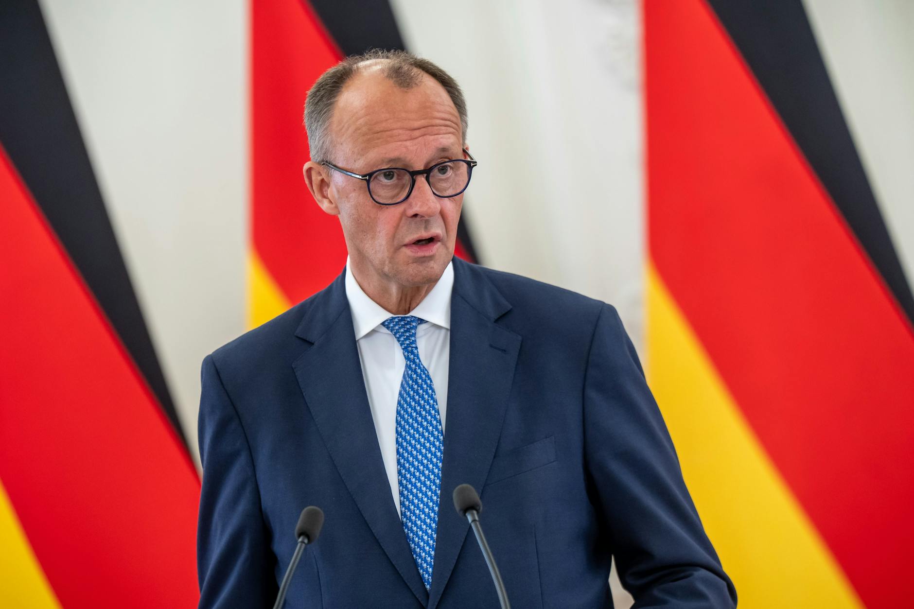 Wie wird Bundeskanzler Friedrich Merz auf den drohenden Rückzug der USA aus den Ukraine-Verhandlungen reagieren?