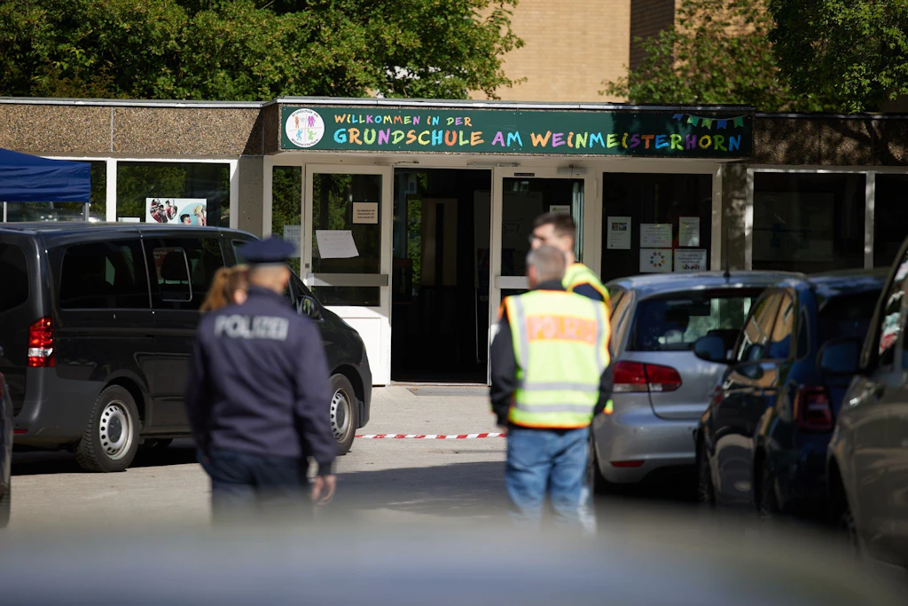 Weinmeisterhorn'daki Spandau İlköğretim Okulu'nda Messer saldırısı: 13 yaşındaki tutuklandı