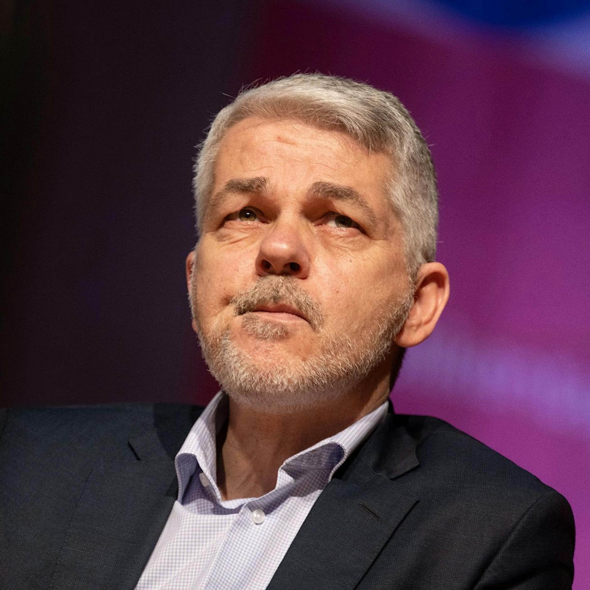 „So hat es auch Hitler gemacht“ – Rosa gegen Masala: hitzige Debatte um Kriegsgefahr