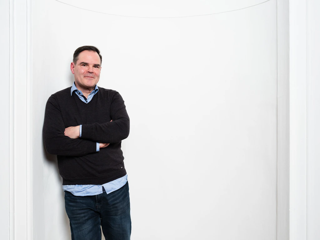 Berlin Gazetesi Şiiri Uwe Tellkamp: “Devlet Tiyatrosu”