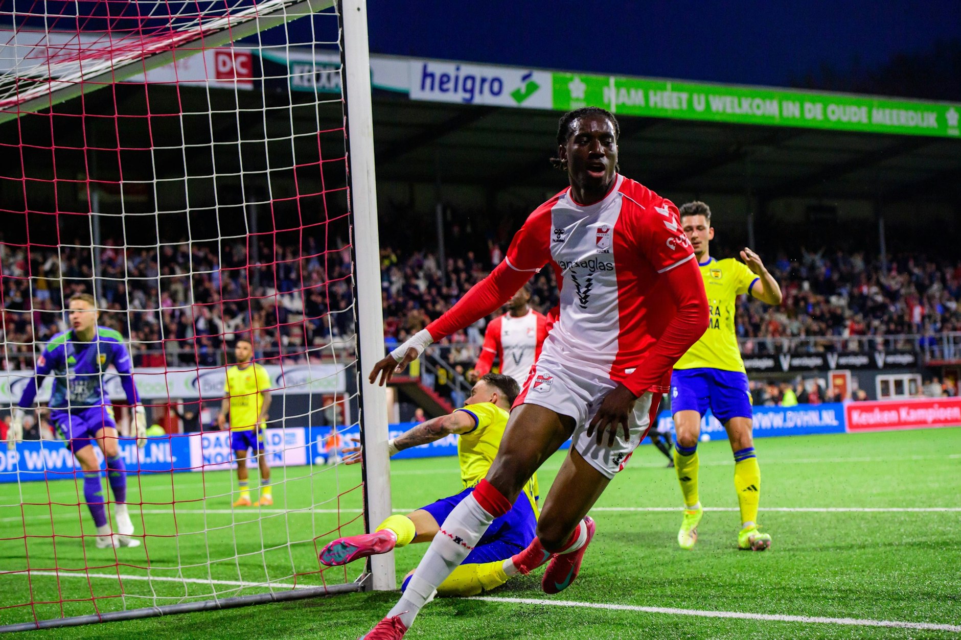 Herthas Pechvogel Kelian Nsona mischte beim FC Emmen mit 13 Toren die Zweite Liga in Holland auf.
