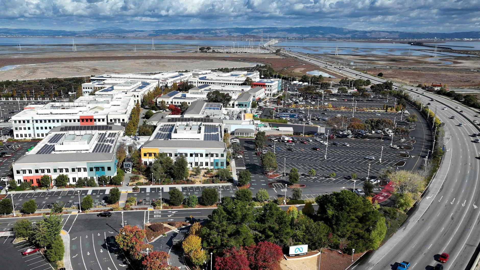 Die Zentrale von Meta in Menlo Park (Kalifornien). Der US-Konzern scheffelt mit der Verwendung von Daten Milliarden und will noch mehr.