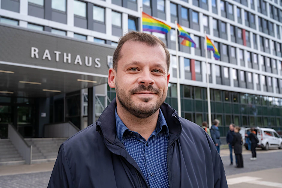 Mecklenburg-Vorpommern, Neubrandenburg: Nico Klose (parteilos) gewann die Wahl um das Amt des Oberbürgermeisters in Neubrandenburg.