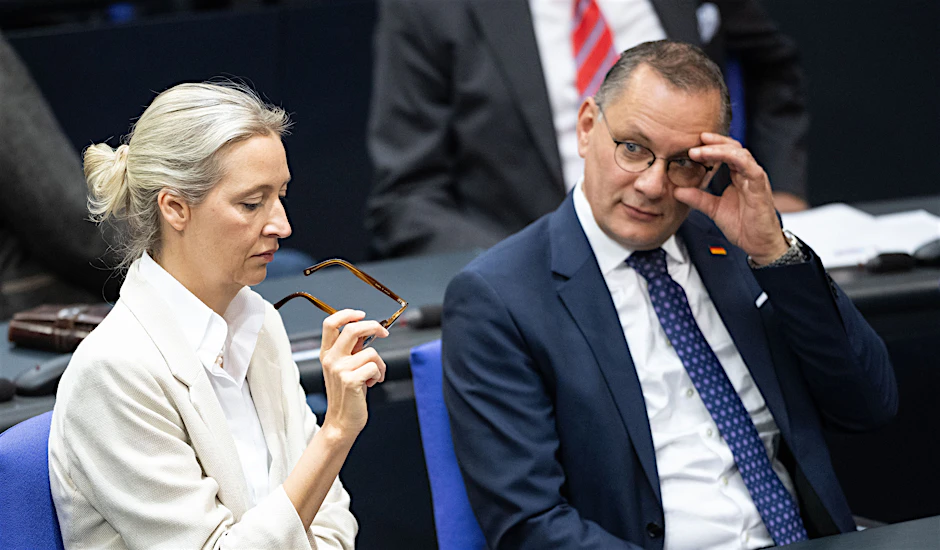 Alice Weidel, Fraktionsvorsitzende der AfD, und Tino Chrupalla, Fraktionsvorsitzender der AfD, nehmen an der 7. Sitzung des Bundestages teil. 
