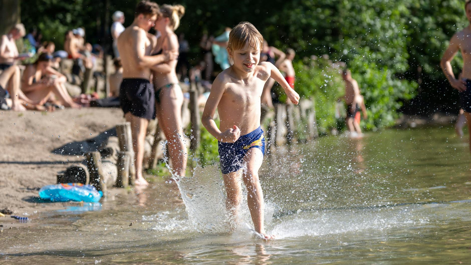 Schüler aus bestimmten Bundesländern können sich freuen: Die Sommerferien starten im Juni!