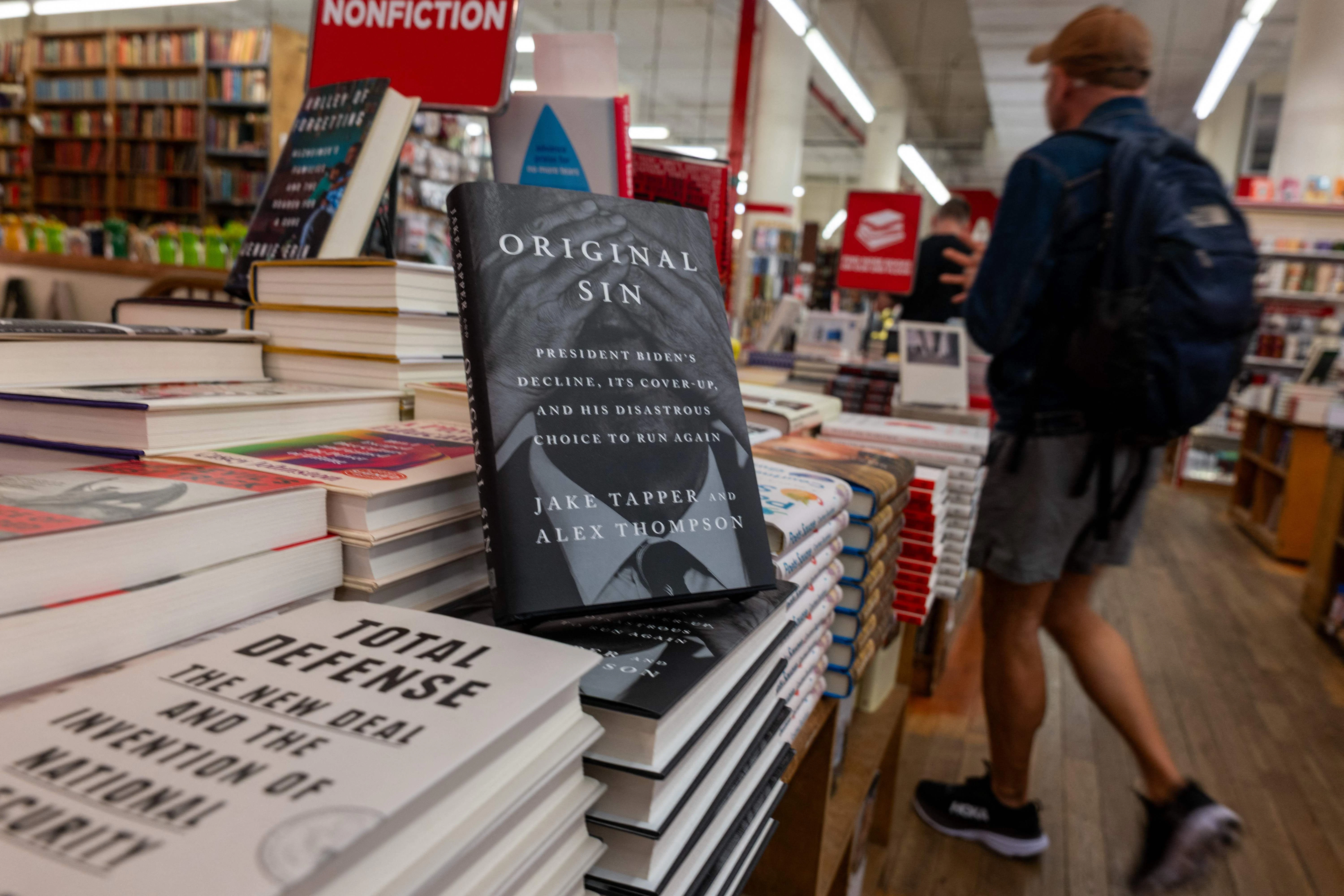 In einem neuen Buch mit dem Titel „Original Sin“ wird beschrieben, wie das Weiße Haus der Welt die zunehmenden Schwächen des damaligen Präsidenten verschwieg.