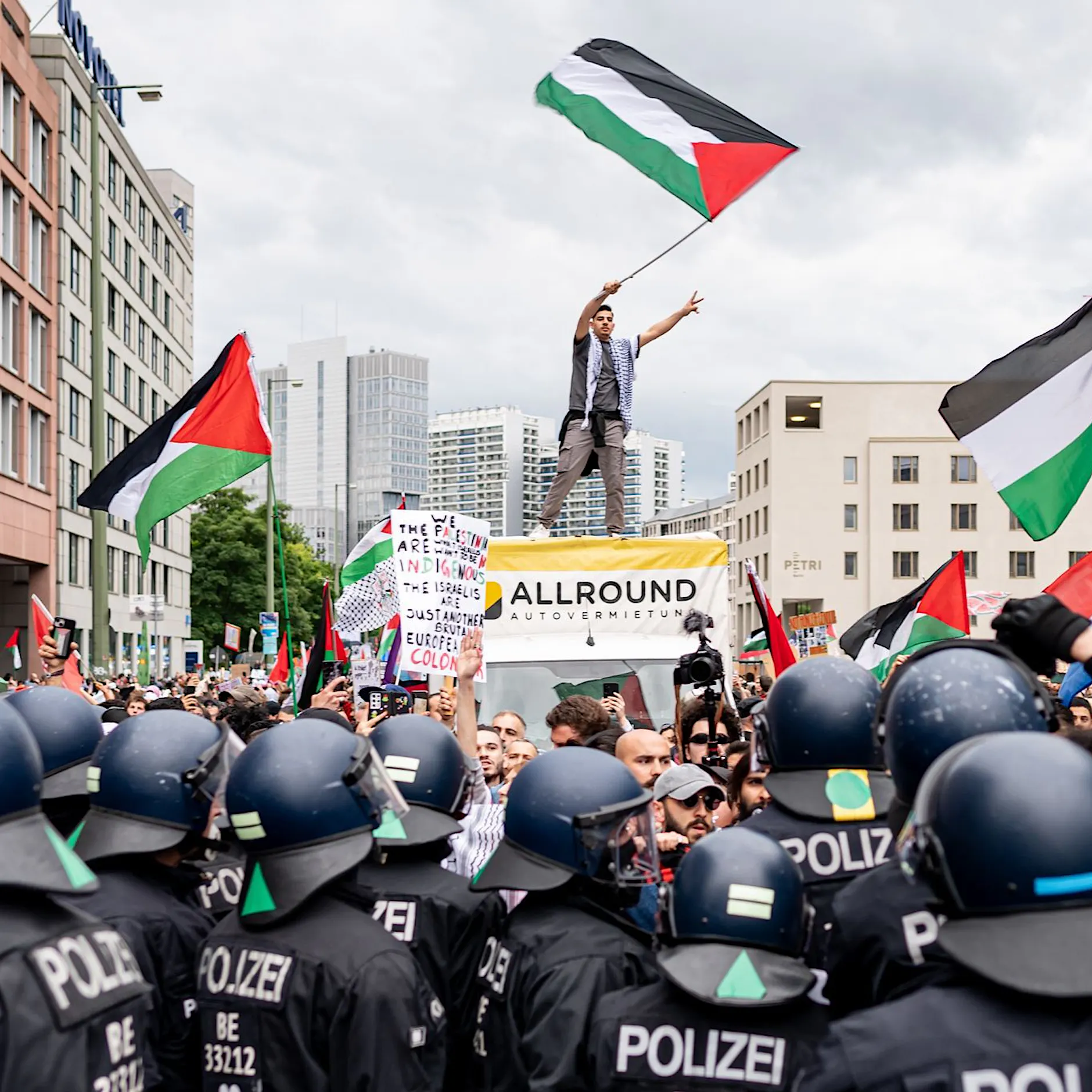 Nach antisemitischem Mordaufruf an Berliner Uni: Geben Sie das Geld aus, Frau Kultursenatorin!