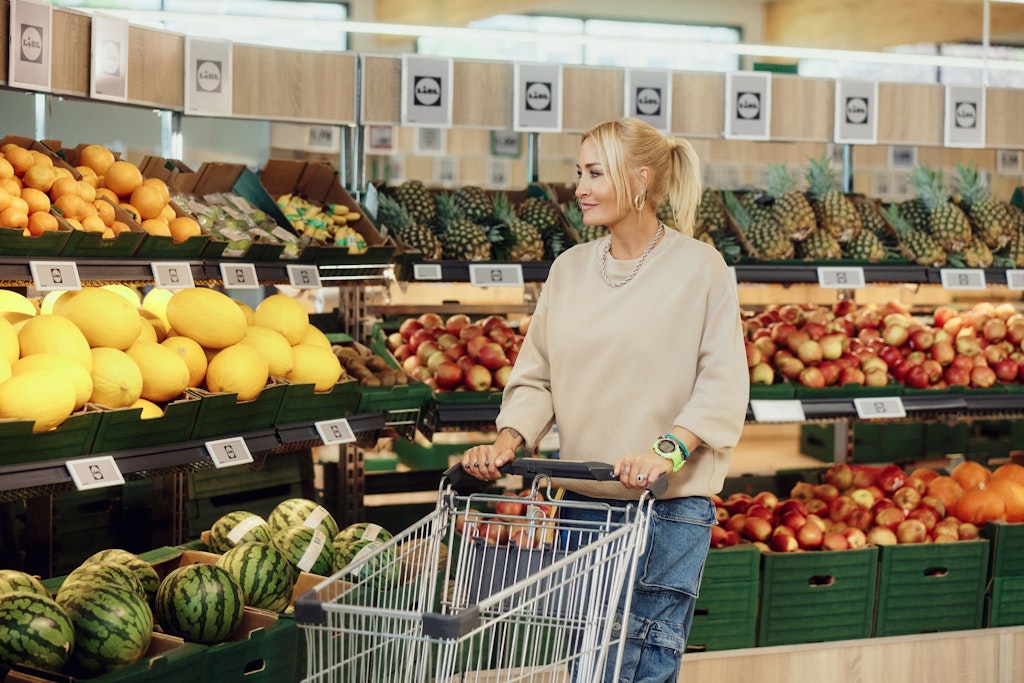 Food is getting cheaper: Lidl, Aldi, Edeka, Kaufland, and Rewe are ...