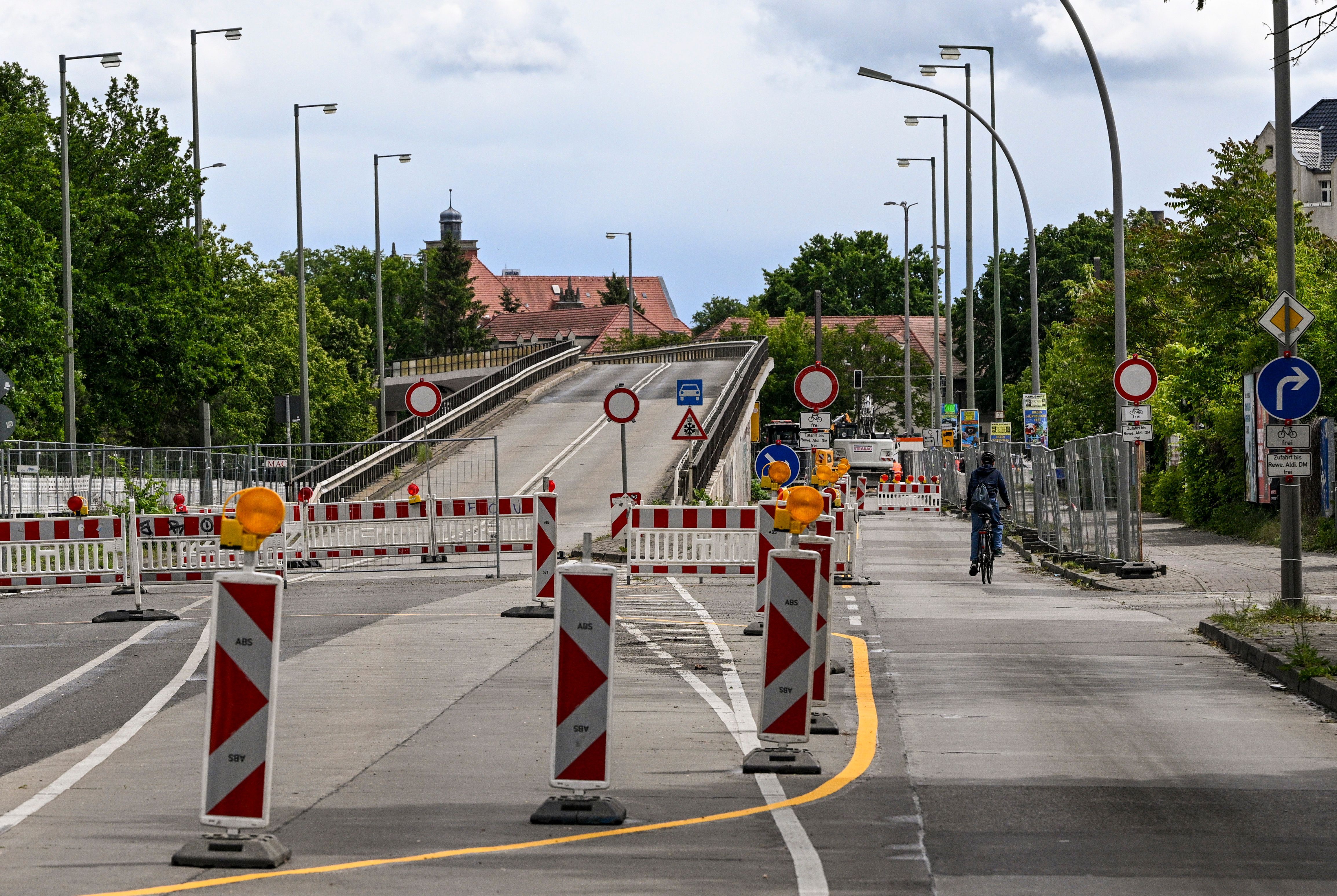 Albtraum in Köpenick: Rettungswege dicht! Kaum Durchkommen für Sanitärer