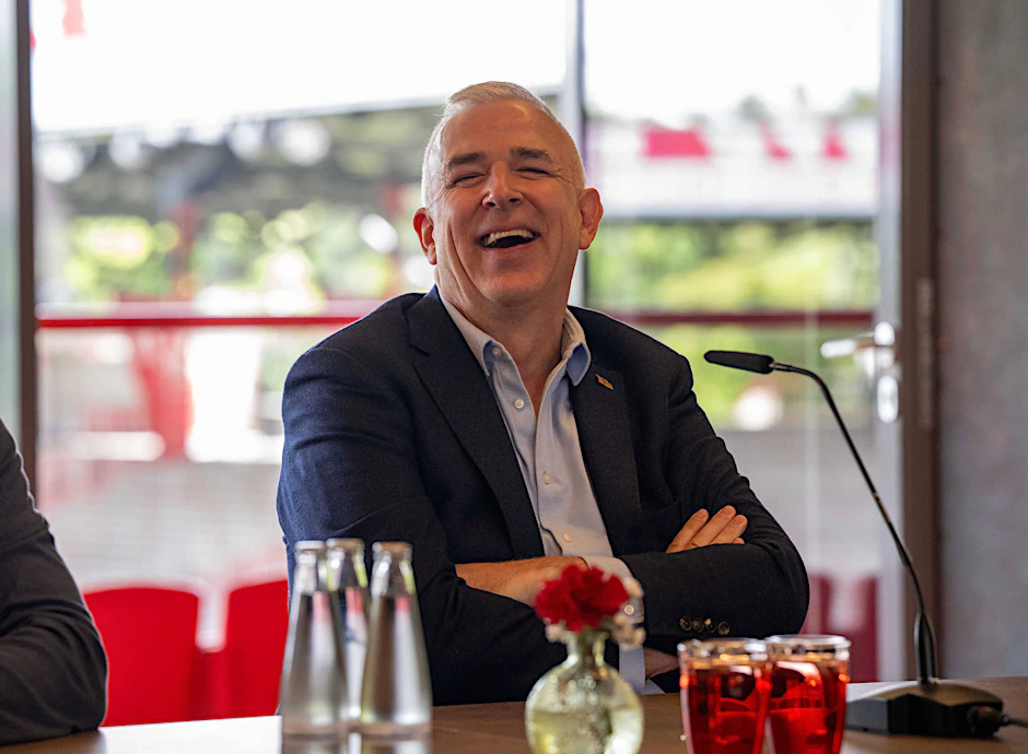Dirk Zingler hat richtig gute Laune. Der Präsident des 1. FC Union hat für seine sechste Amtszeit große Pläne.