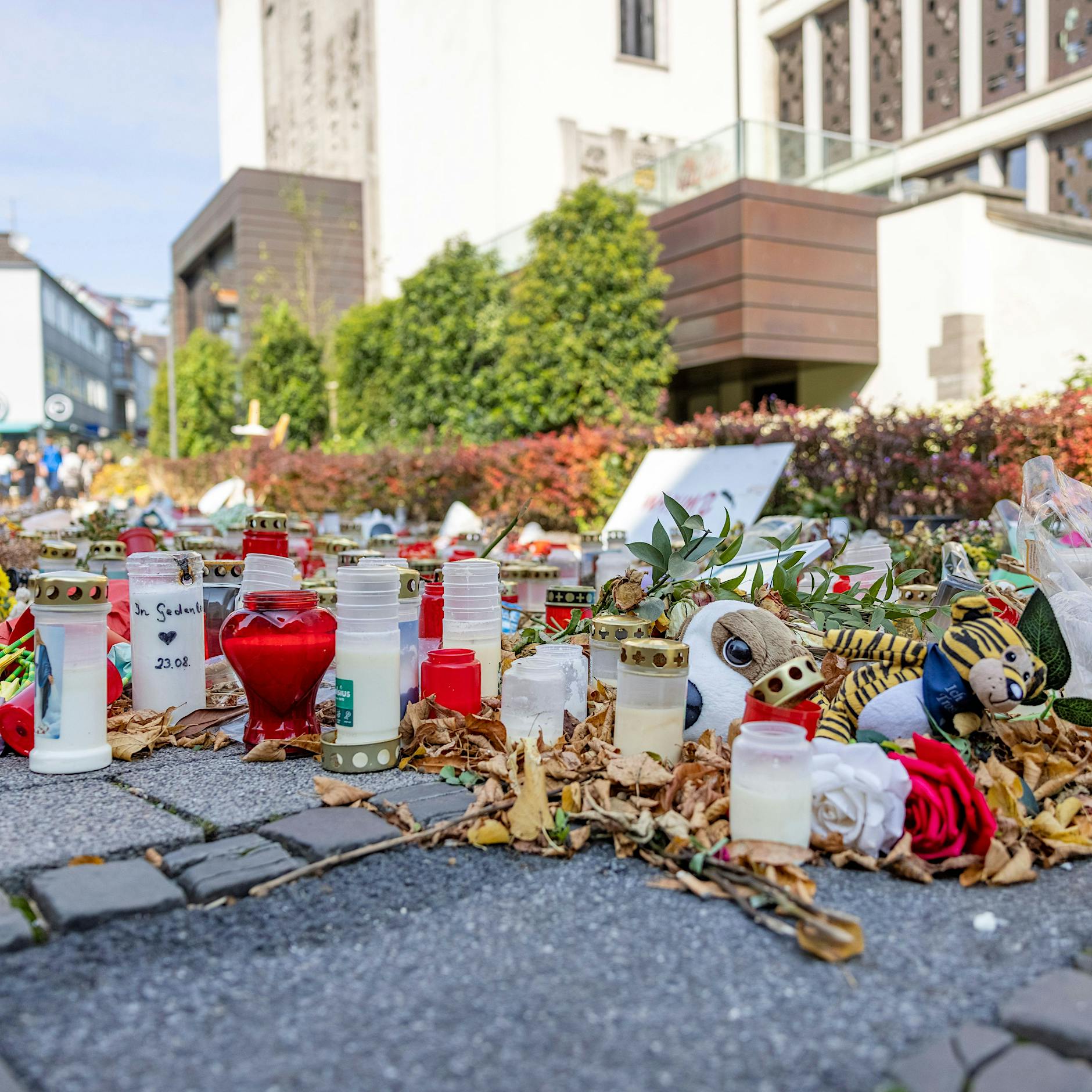 Prozess um Messerangriff von Solingen: Angeklagter gesteht „schwere Schuld“