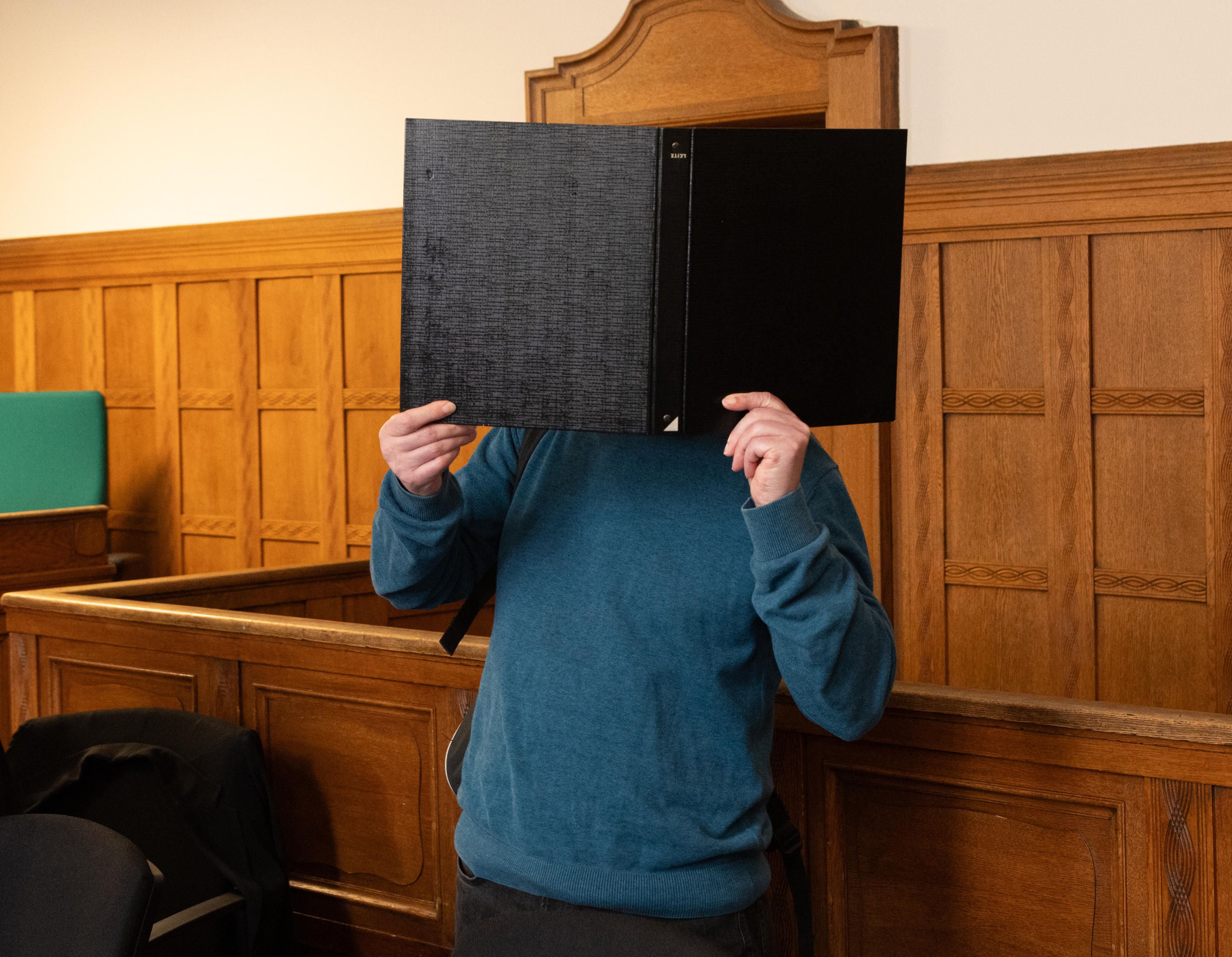 Wende im Prozess um Missbrauchsverdacht in der S-Bahn-Szene: Angeklagter bestreitet alle Vorwürfe