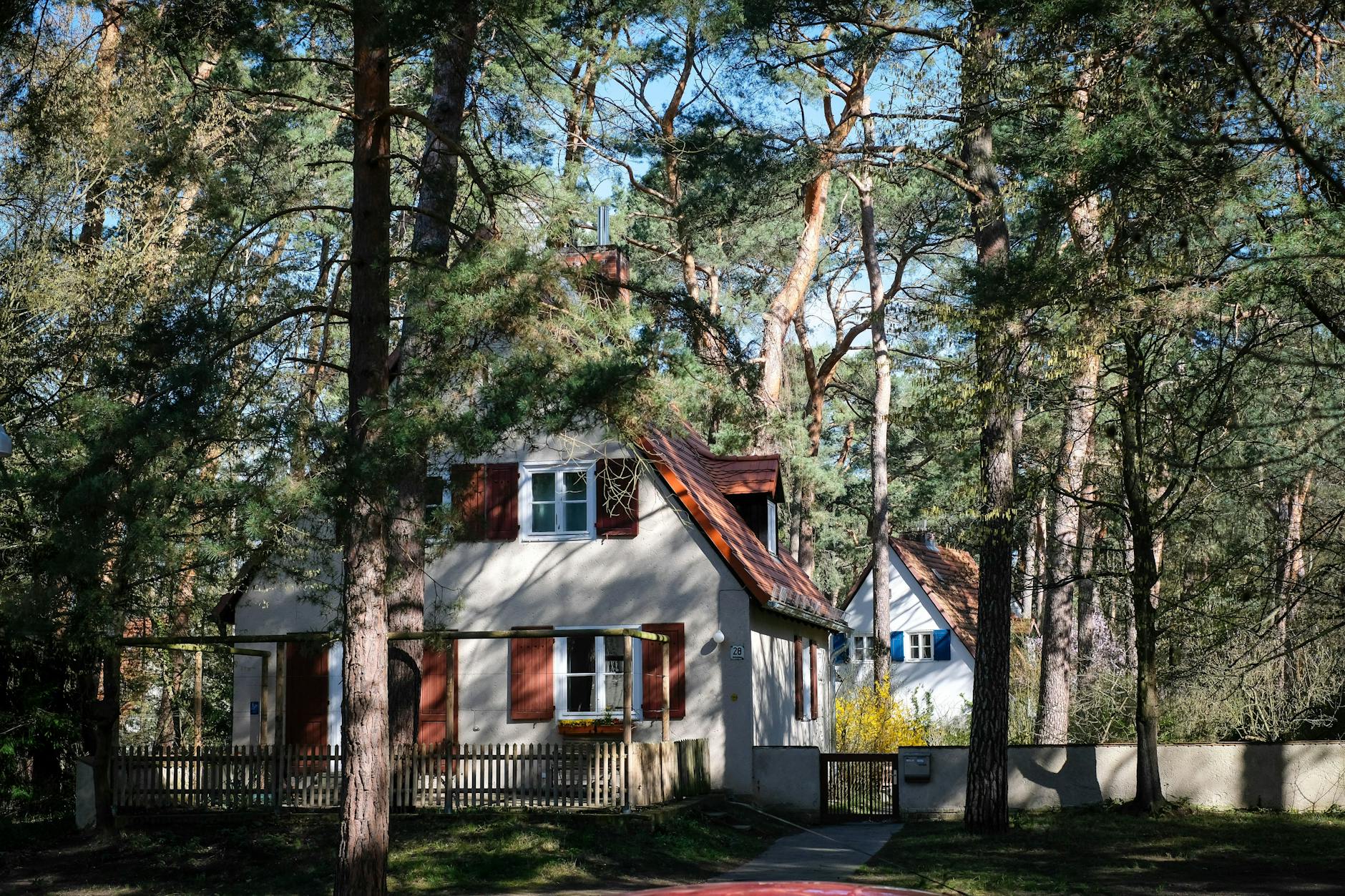 Die Häuser in der Krumme-Lanke-Siedlung waren einst für die SS errichtet worden.