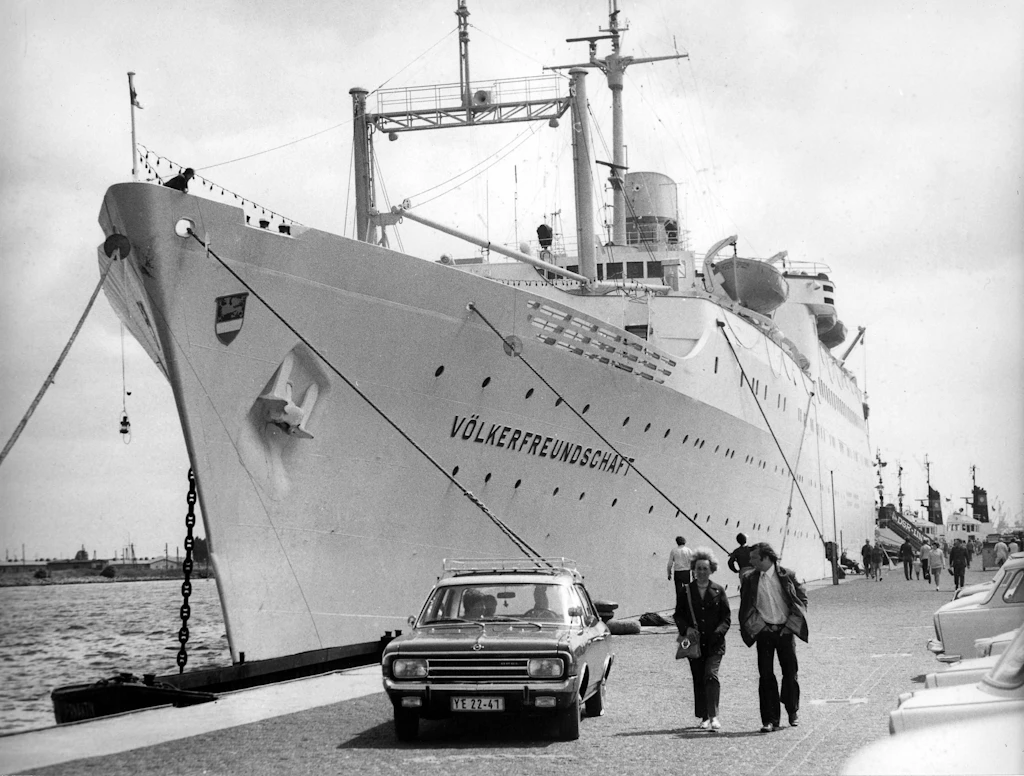 Traurige „MS Völkerfreundschaft“: Traumschiff der DDR verscherbelt!