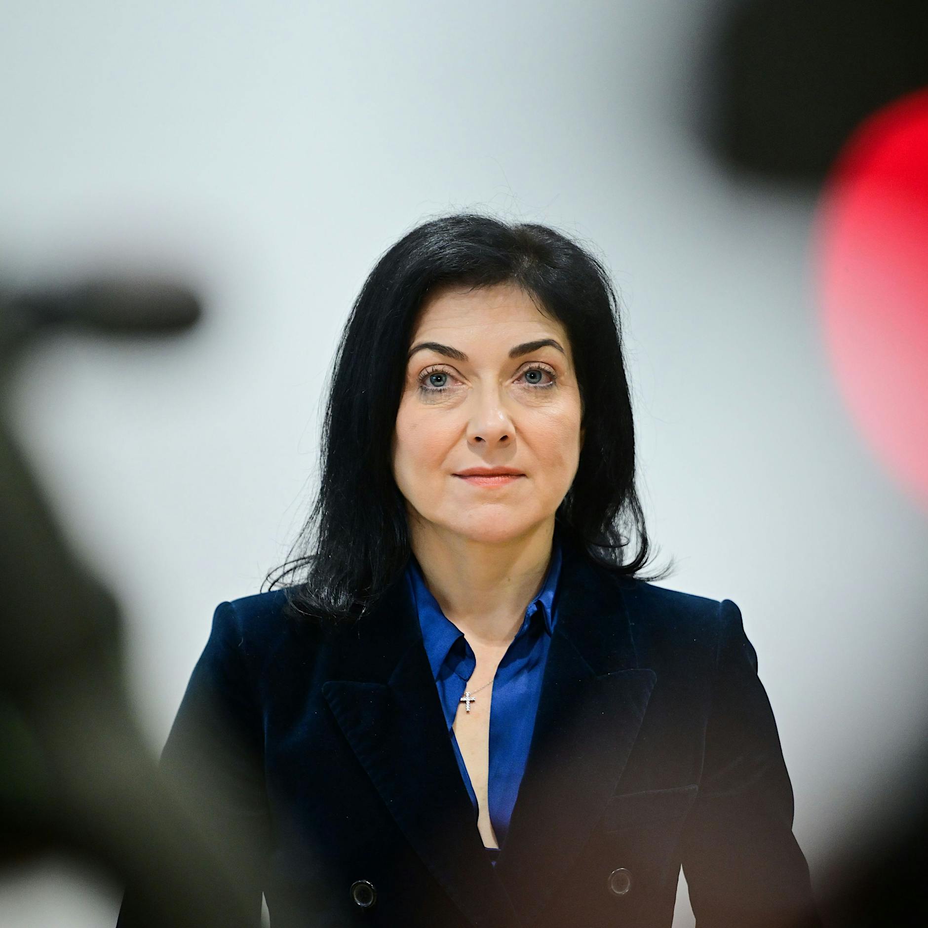 „Populistischer Fehlstart“: Ist Katherina Reiche schlechter als Robert Habeck?