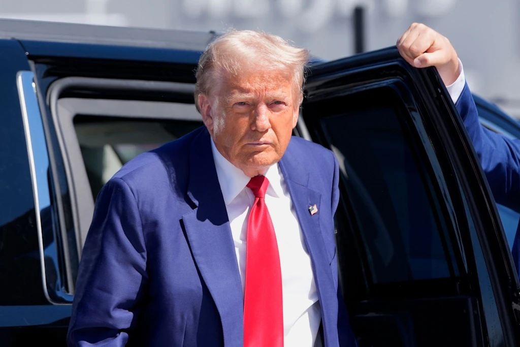 Trump Hükümeti, uluslararası öğrenciler ve AU çiftleri için sosyal medya taramasına başladı