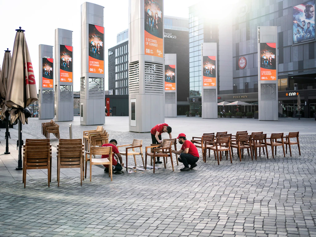 Yırtılan turistler ve Berlinler için yerler var