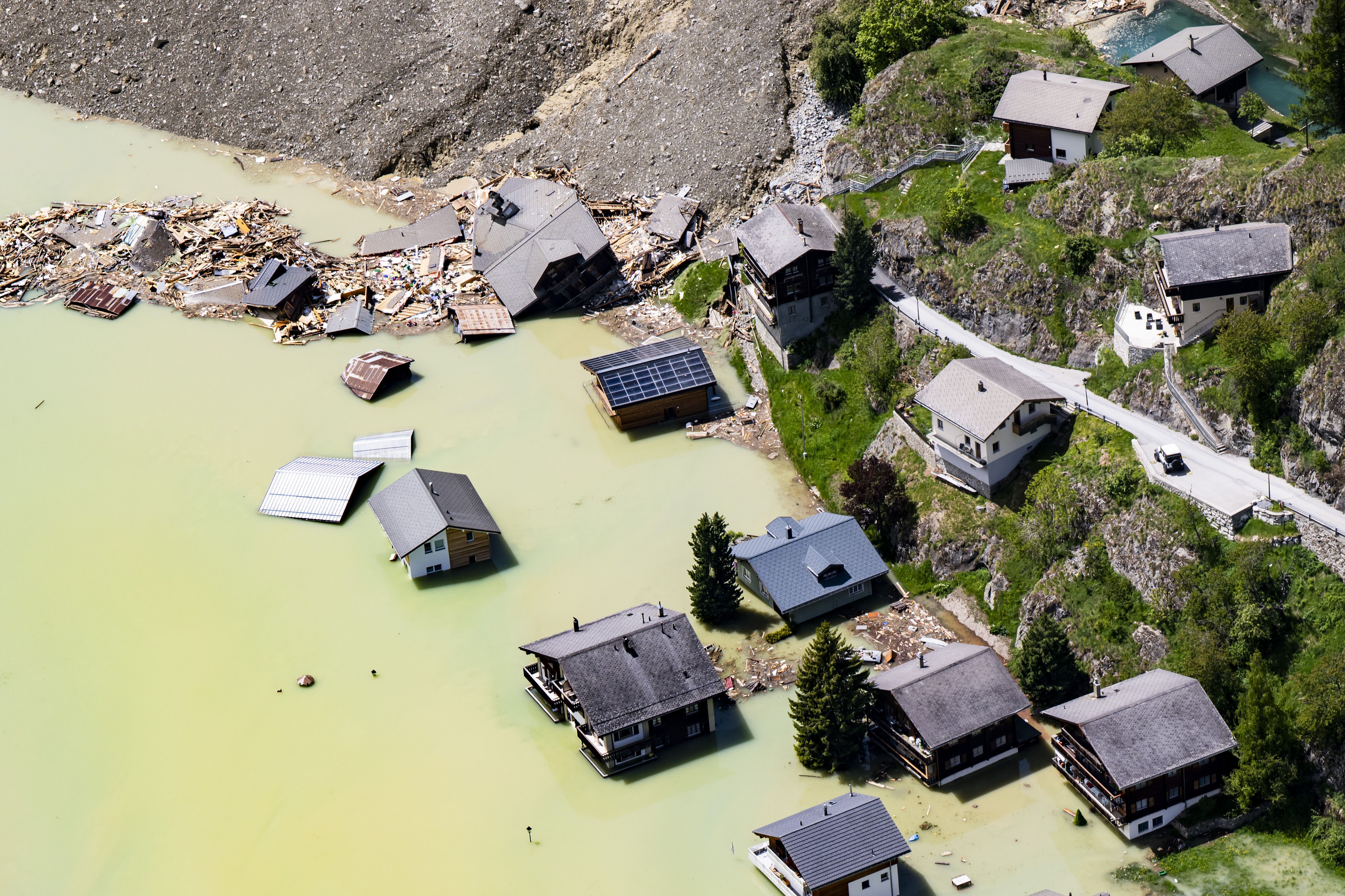 Bergrutsch in der Schweiz: Weitere Katastrophe in Blatten droht