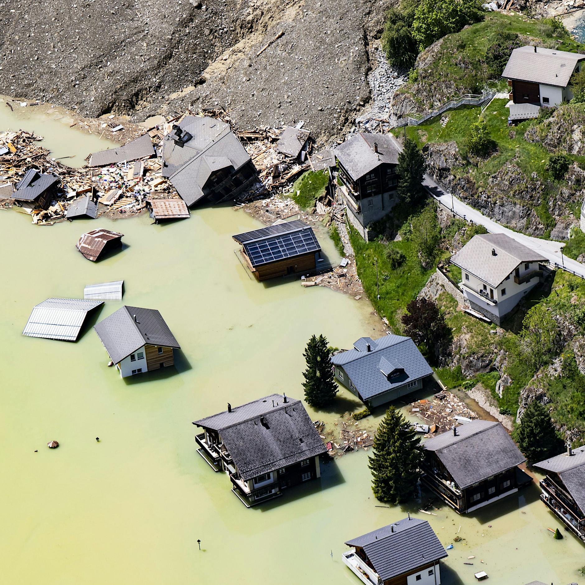 Bergrutsch in der Schweiz: Weitere Katastrophe in Blatten droht