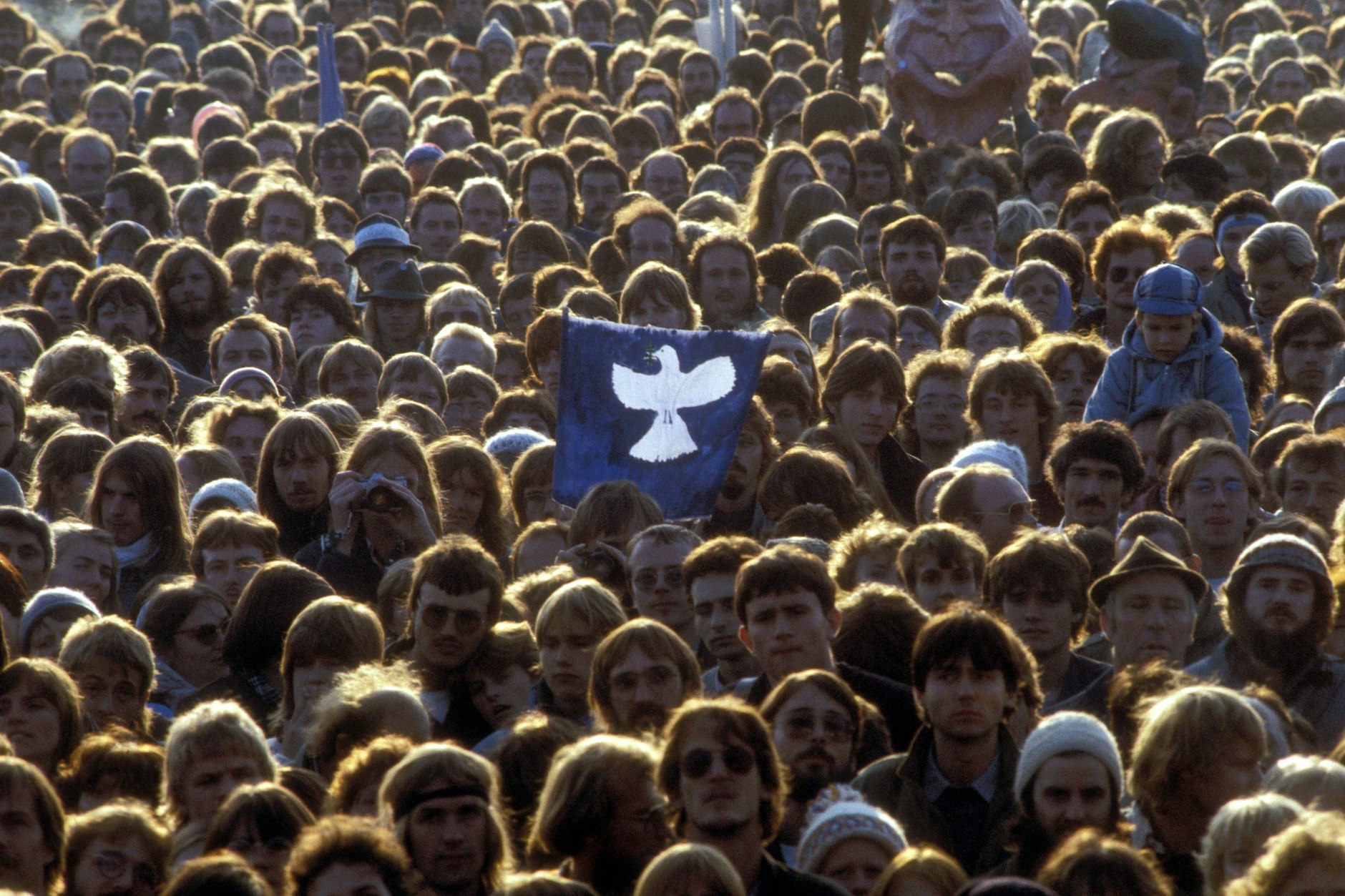 Ein Bild der Friedensdemo in Bonn von 1984