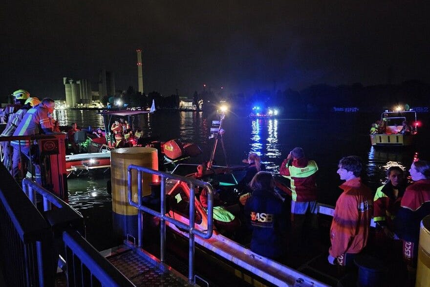 Ein Großaufgebot suchte in der Nacht zu Freitag nach einem Verunglückten.