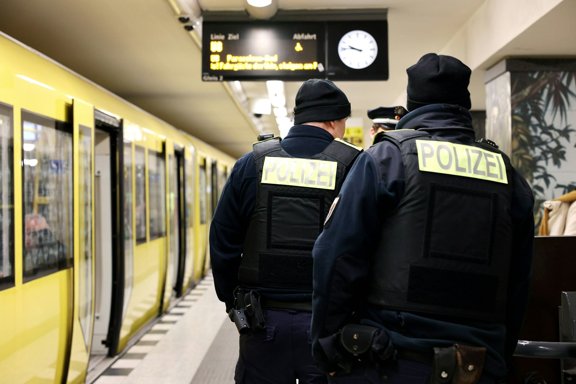 Im U-Bahnhof Hermannstraße ereignete sich am Freitagabend eine schwere transphobe Attacke.