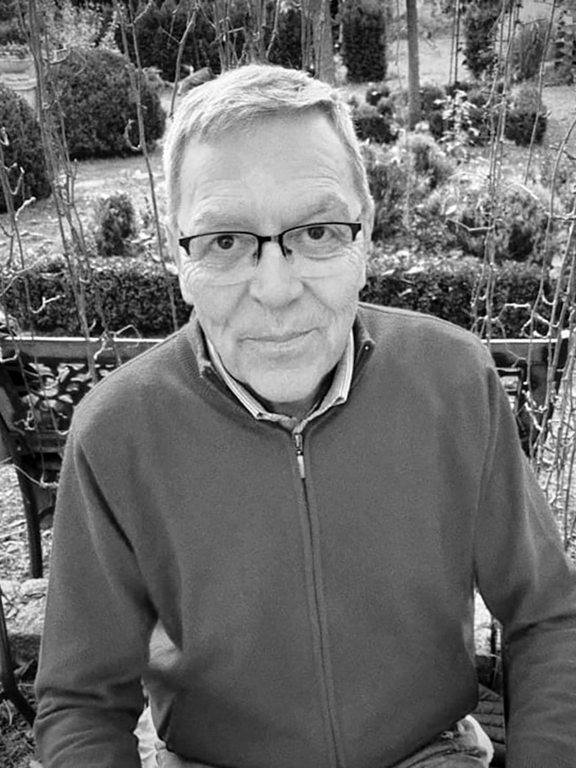 Zuletzt war Peter Fabers häufiger im Theater am Frankfurter Tor beschäftigt. Wegbegleiter trauern um den Schauspieler, Regisseur und Autor.